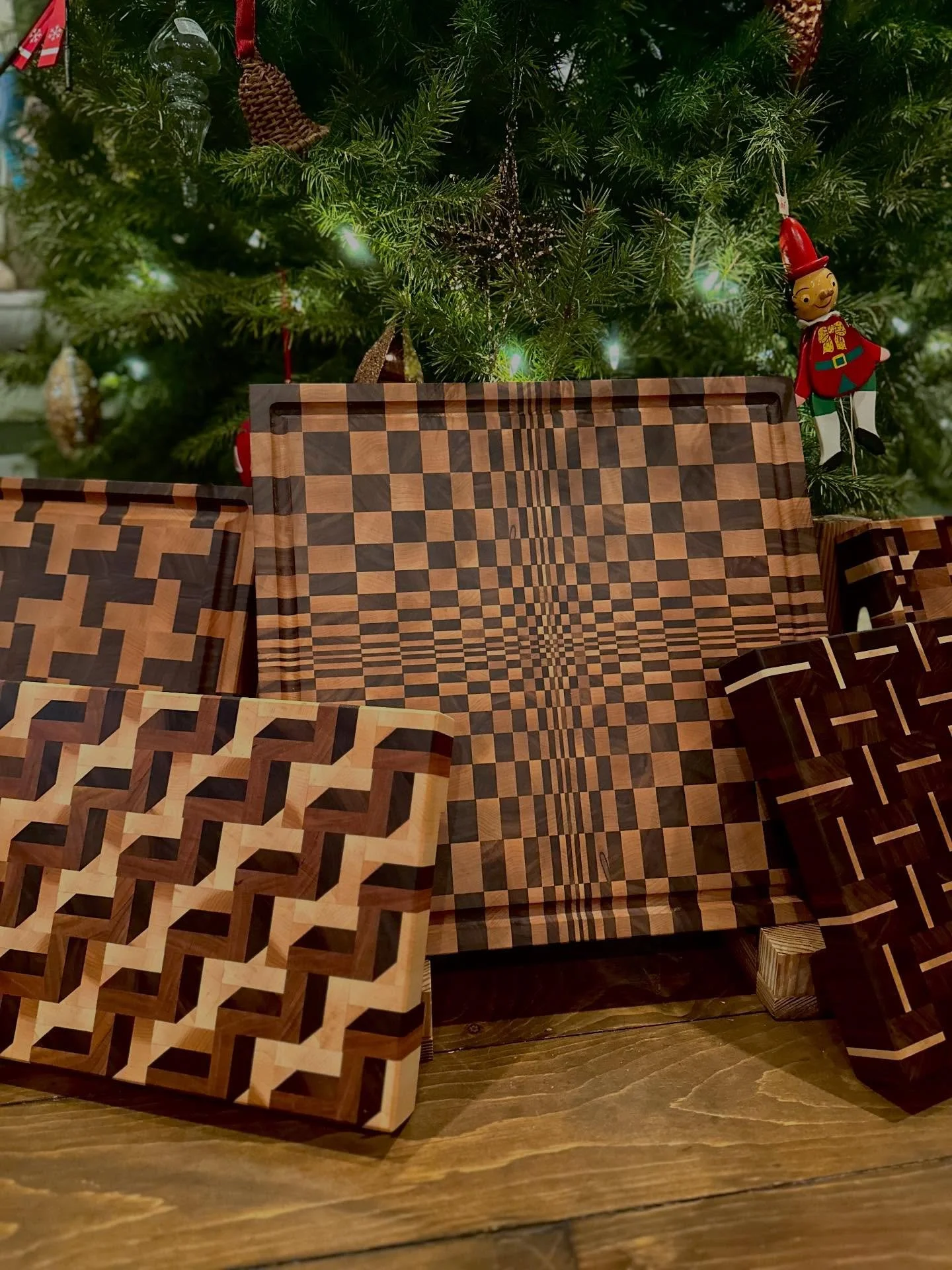 Ho Ho Hopefully you get a Secret Society cutting board for Christmas.

All these cutting boards are available. HMU for your last minute Christmas gift.
.
.
.
#secretsocietywoodcraft
#woodworker #woodworking #cuttingboard #woodwork #woodworkerlife #wo