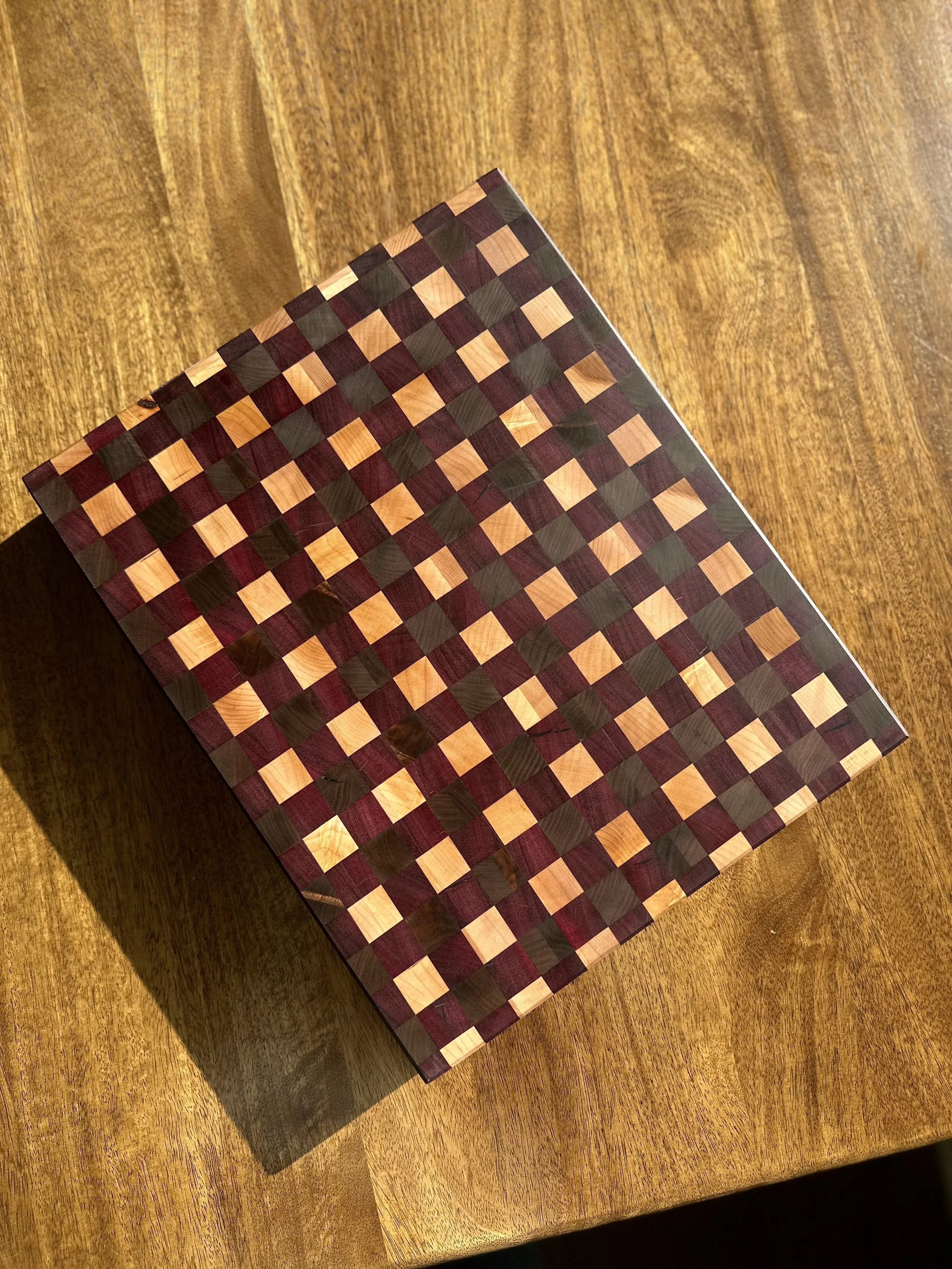 CHECKERED END GRAIN BOARD