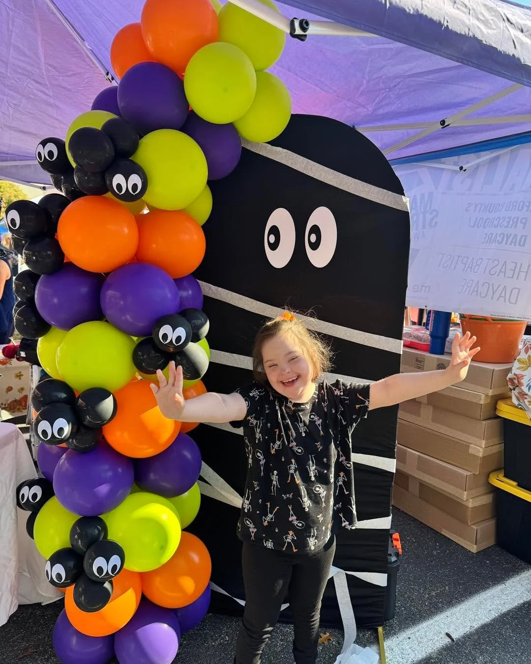 Fall Fest at The Avenue!! 
#middletn #balloonstylist #smallbusiness #poppyrosecreations #balloongarlandbackdrop