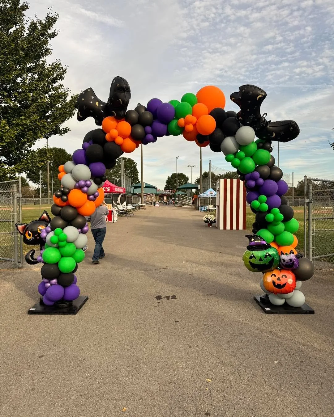 Day 2 for Barfield Bash. Balloon arch was taken apart, stored overnight and reassembled the following day. It didn&rsquo;t need much adjusting after such balloon trauma. I brought extra balloons just in case so I added them to their photo backdrop. 
