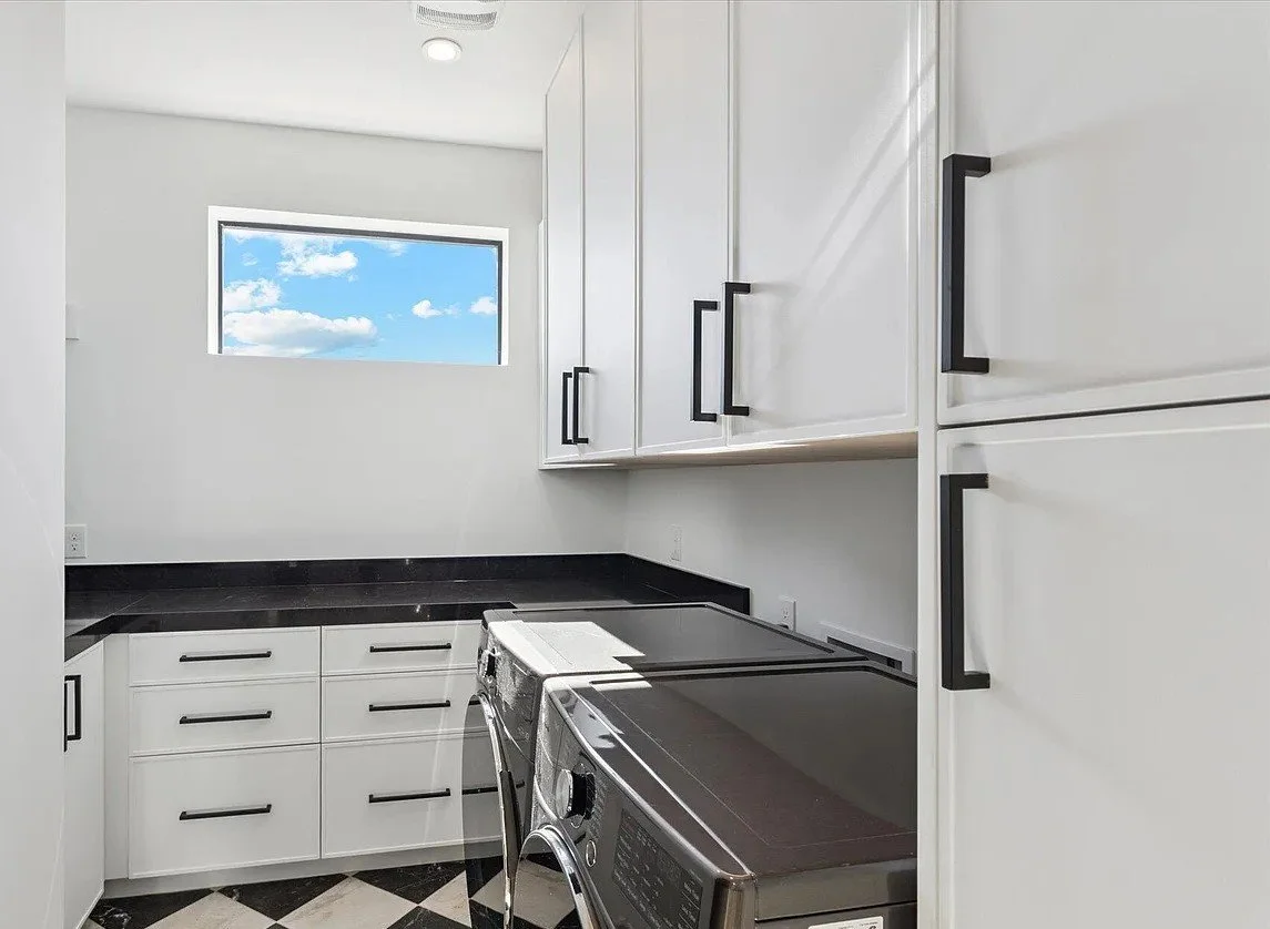 Thin modern shaker cabinet