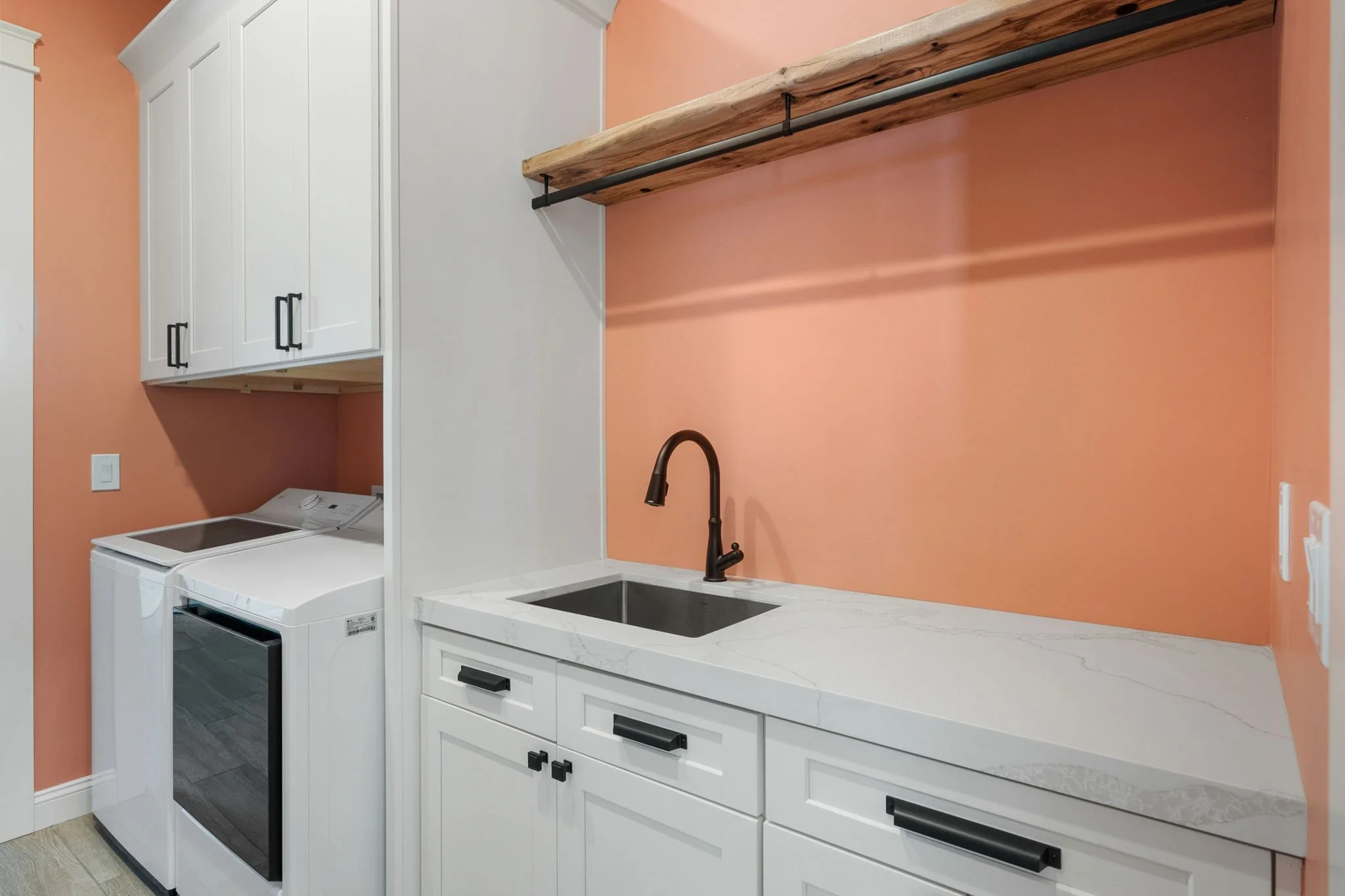 57-Laundry Room (2).jpg