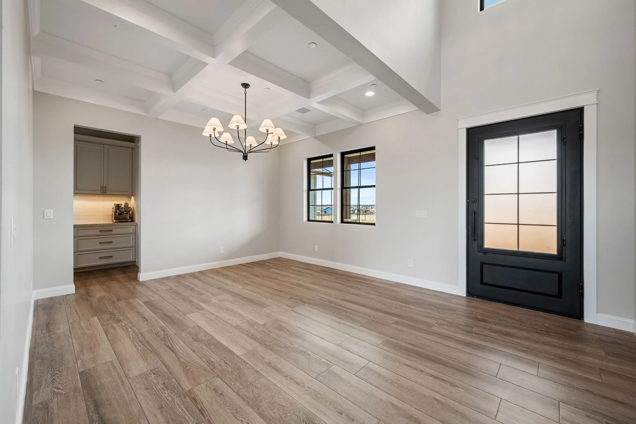3-Dining Room.jpg