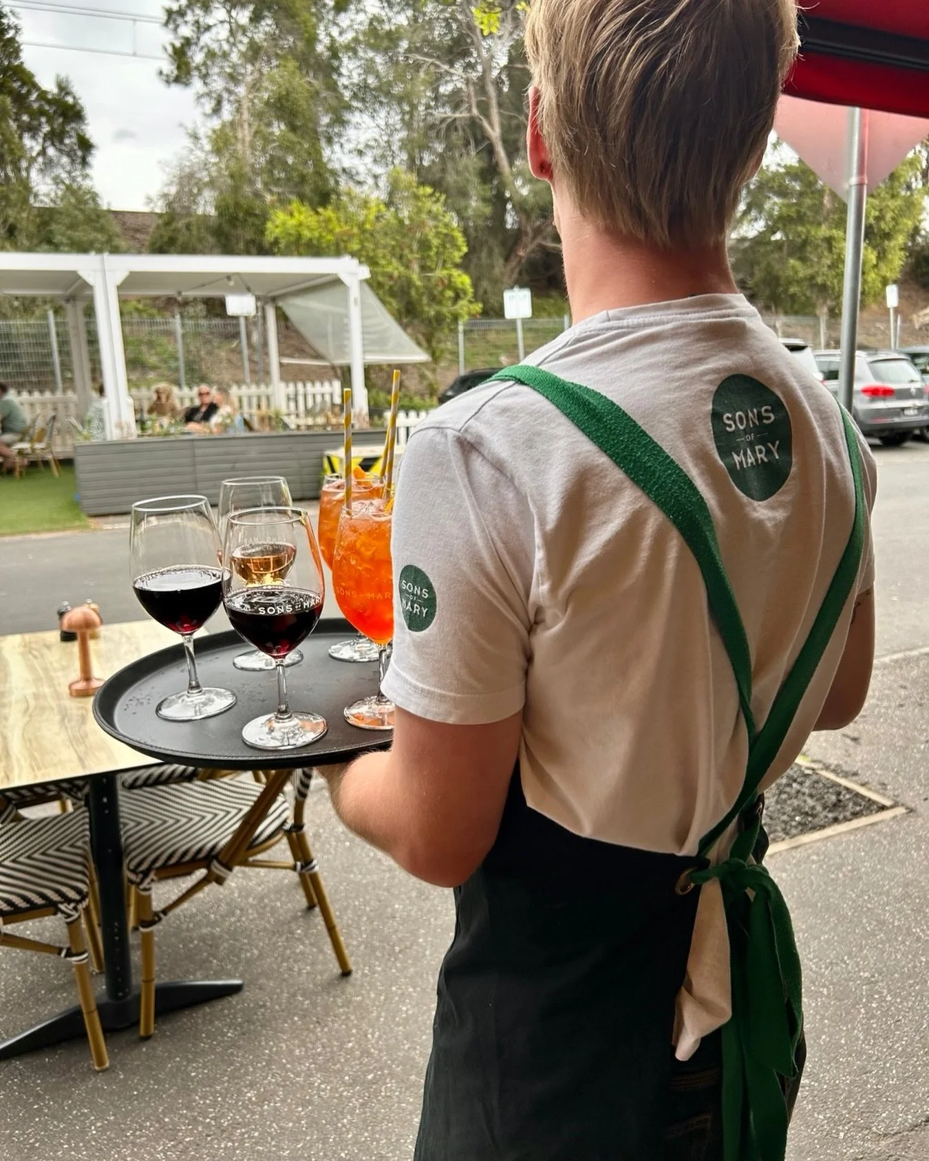Afternoons are better with a glass in hand.

Join us for Champagne Hour from 3-6pm Monday to Thursday, and ease into the evening with a selection of our favourite drinks at Happy Hour prices!

Enjoy $15 glasses or $79 bottles of Monopole Heidsieck Ch