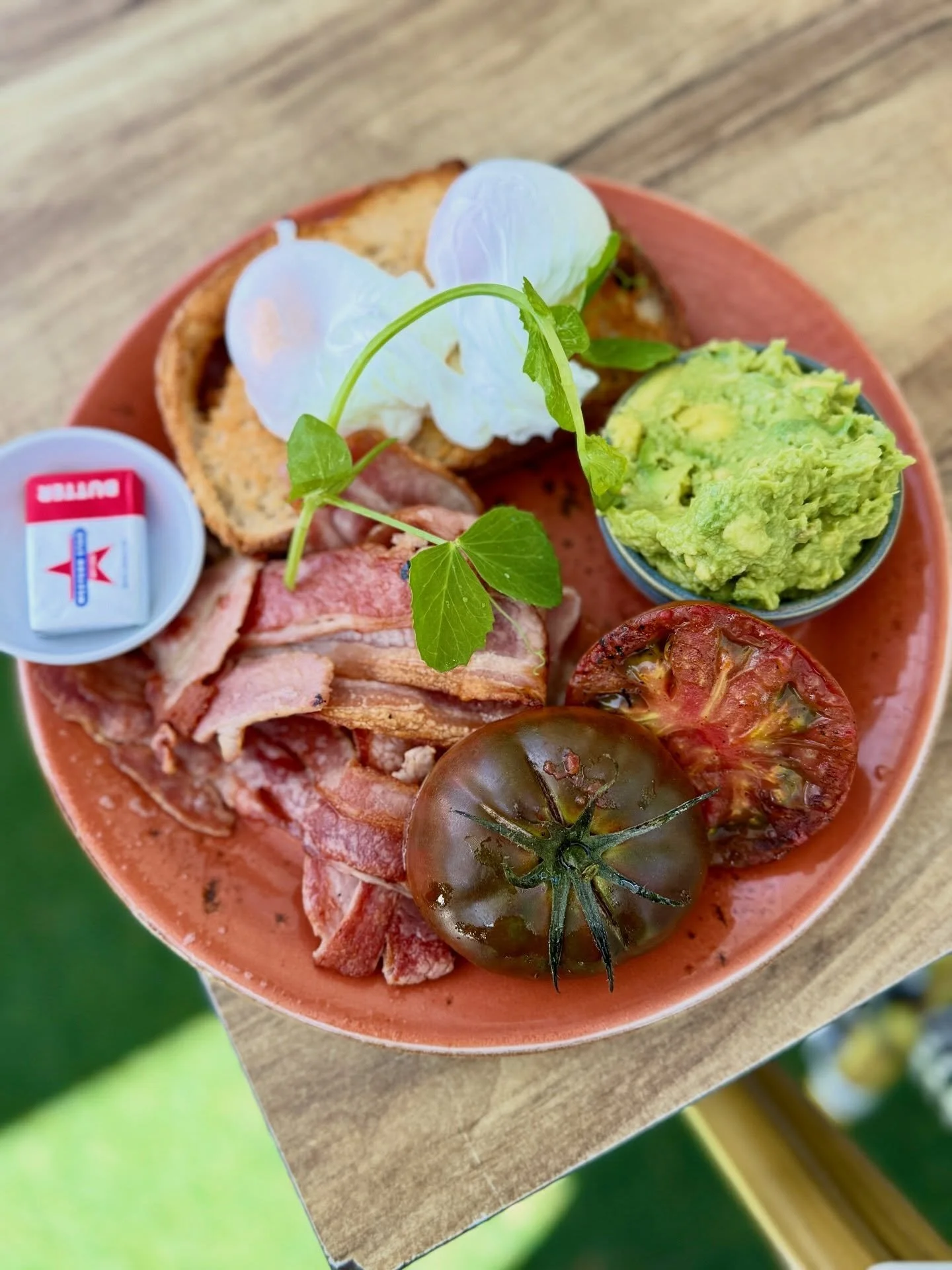The weekend&rsquo;s nearly here - start yours off with breakfast exactly how you like it.

At Sons of Mary, we make it simple. Order poached, fried or scrambled eggs on toast, then build your plate with your favourite sides. Bacon, smashed avo, tomat