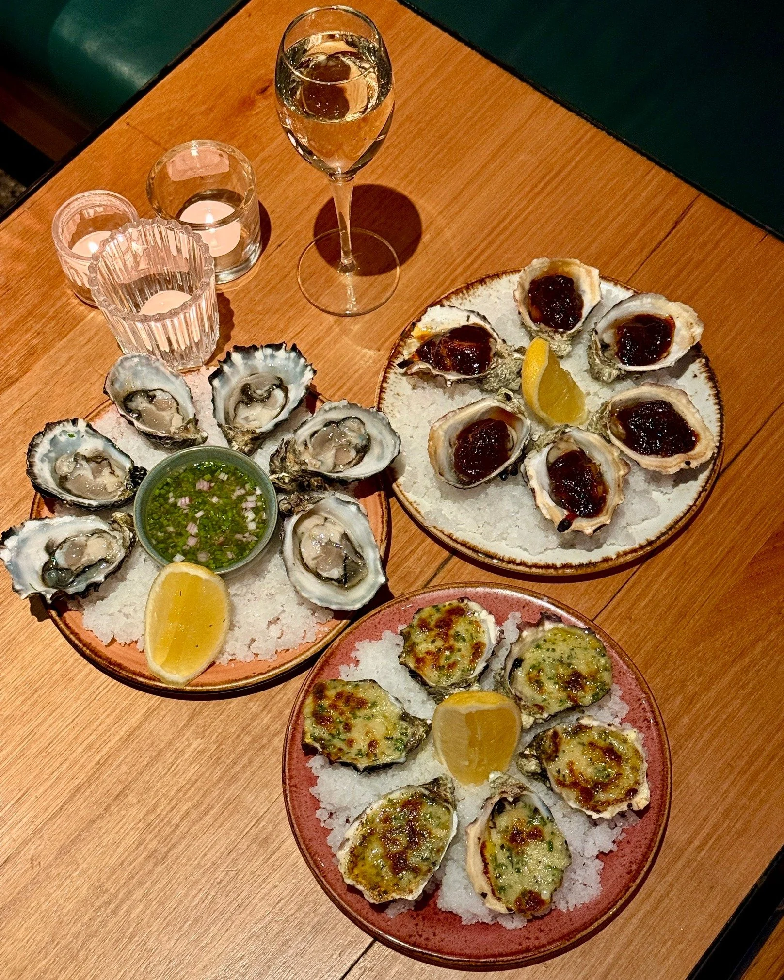On Wednesdays, seafood takes centre stage at Sons of the Sea.

Join us weekly from 5pm to dine on the freshest seasonal seafood, thoughtfully prepared by our kitchen team.

Start with oysters paired with a glass of champagne, then explore our rotatin