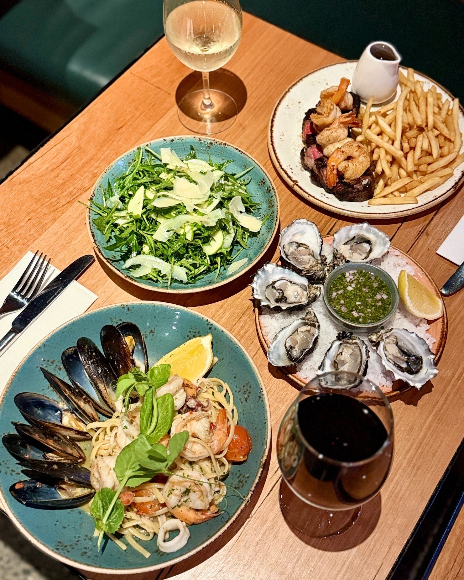 On Wednesdays from 5pm join us for Sons of the Sea, when our kitchen showcases the freshest seasonal seafood in a rotating selection of chef's specials.

Start with freshly shucked oysters, dine on our beloved Seafood Linguine, or discover this week'