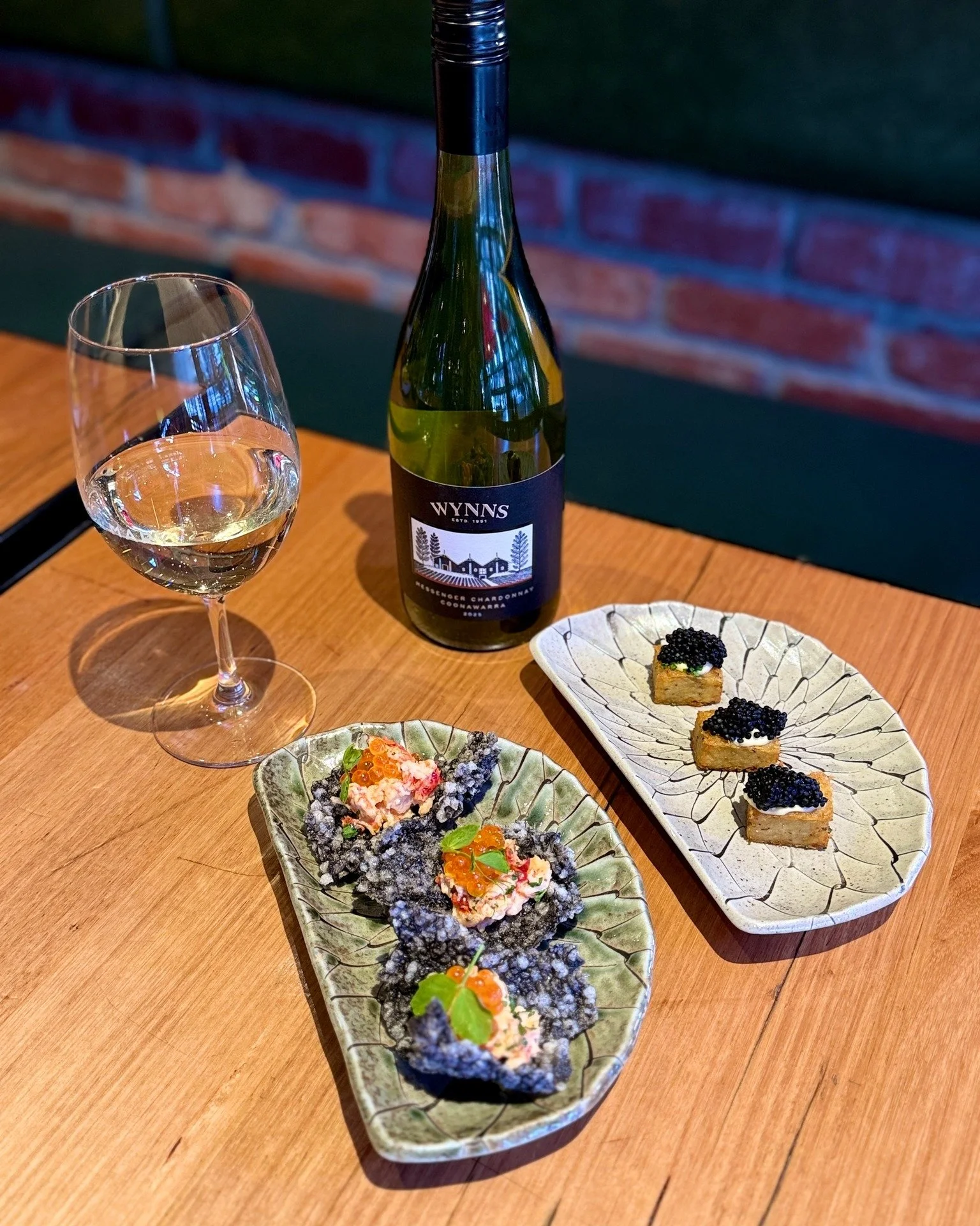 This Thursday, our Wynns Luxury Release Wine Dinner begins with a selection of beautifully crafted canap&eacute;s, including Avruga caviar on potato hash with smoked cr&egrave;me fra&icirc;che and chives, alongside blue swimmer crab on a squid ink cr