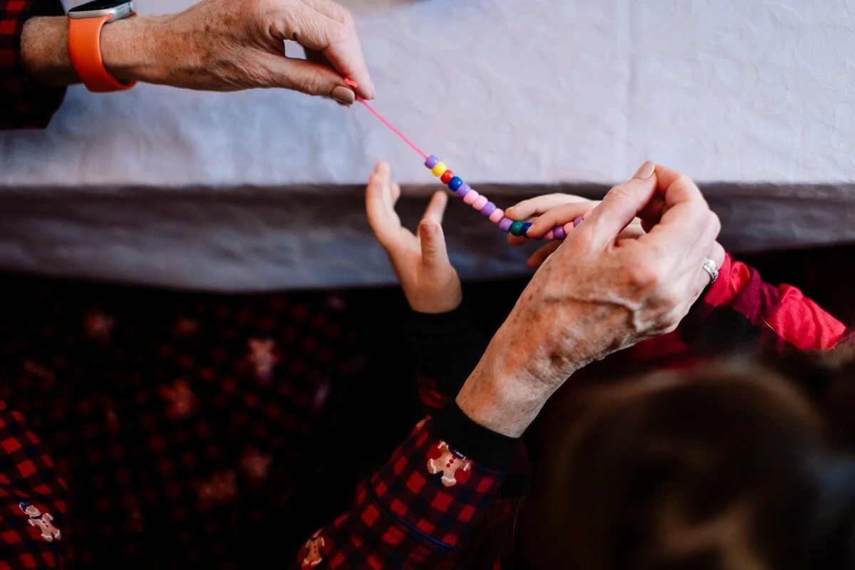 A Three Generation Holiday Photo Session in the Kingsway