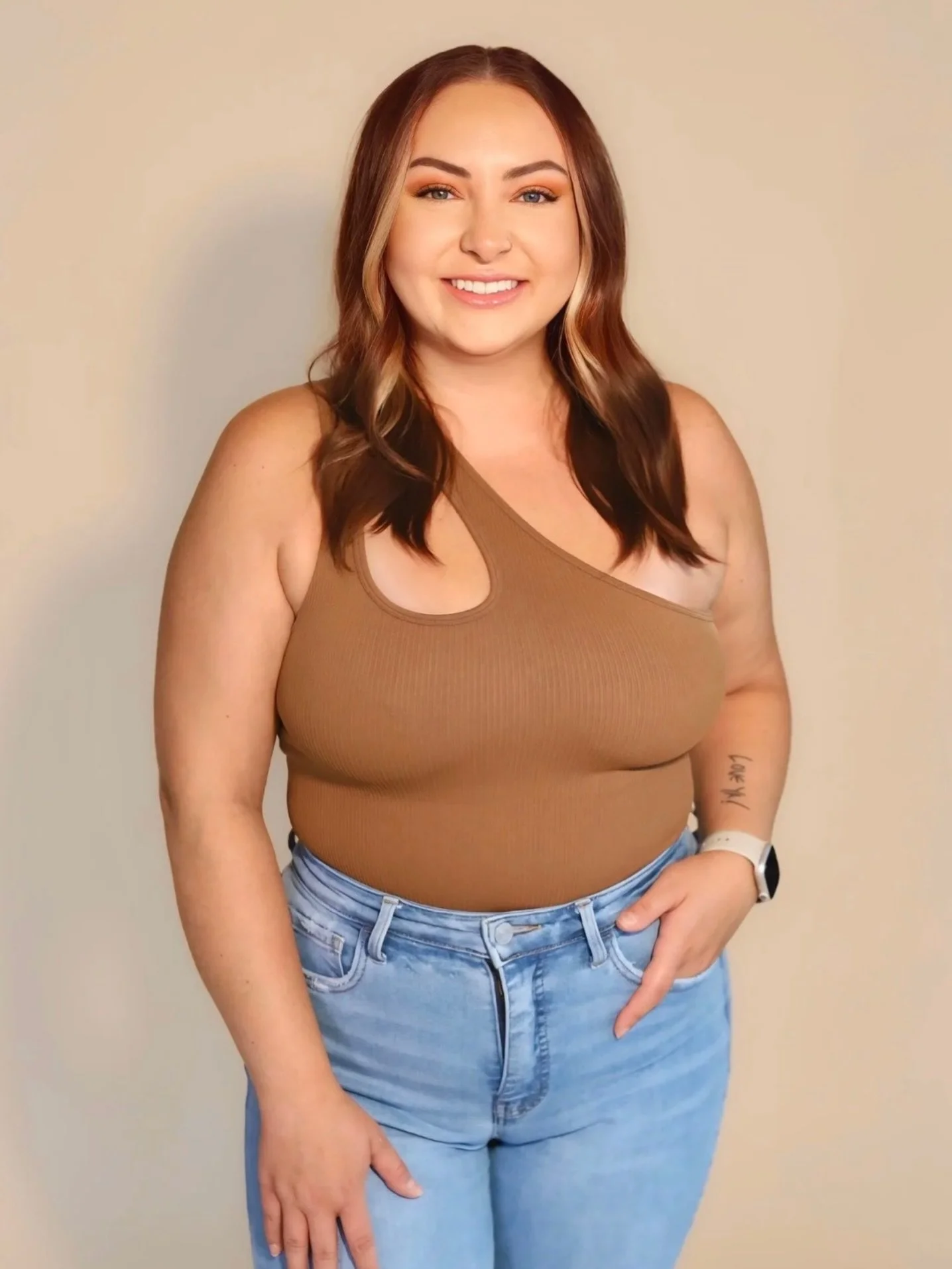 Happy Birthday, @hairbykelseysnyder ! 🎉🥳
We&rsquo;re so lucky to have you on the Revive team!
Drop some birthday love for Kelsey in the comments! ⬇️

&mdash; Team Revive