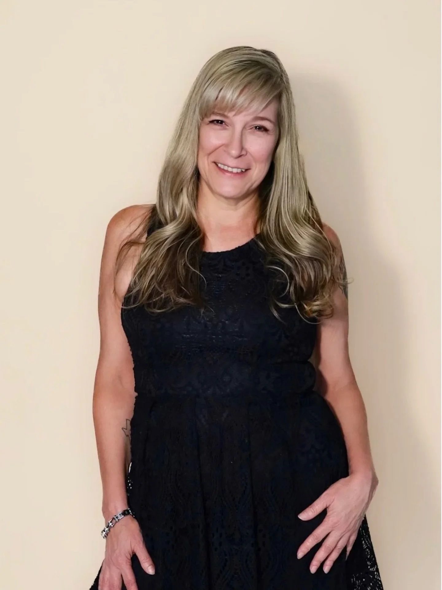 HAPPY BIRTHDAY to one of Revive&rsquo;s finest 🔥🎉

@sharonluckie you don&rsquo;t just show up, you show OUT every time. Your talent, work ethic, and vibe speak for themselves! 

We&rsquo;re lucky to have you at Revive 🍀
Let&rsquo;s show her some l