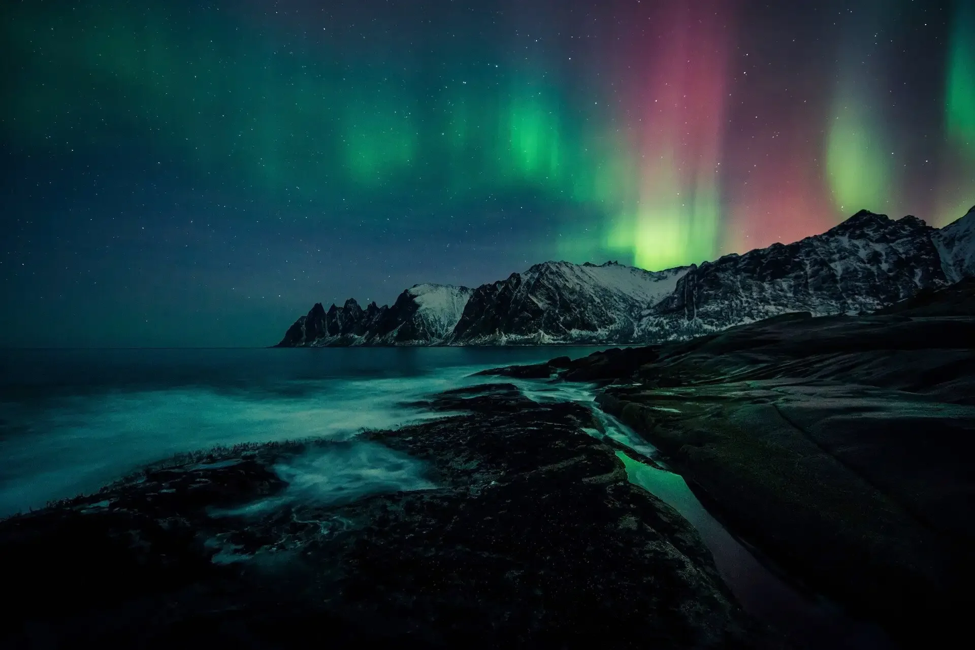 northern_lights_hgr-163135_stian_klo.webp