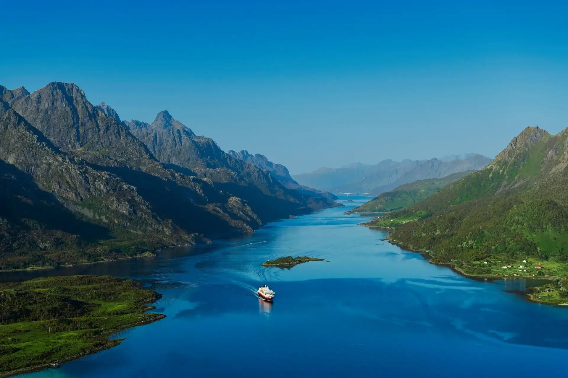 ms-kong-harald-raftsundet-norway-hgr-130572_1920-photo_stian__klo.webp
