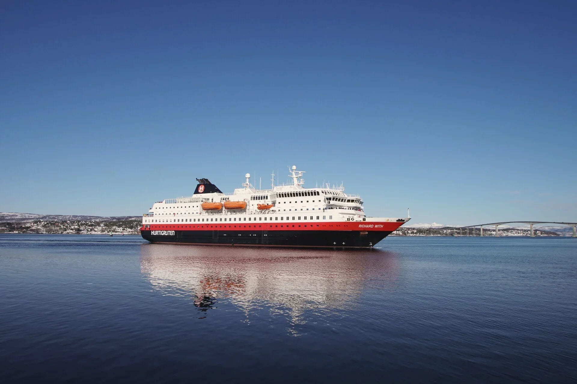 MS_Richard_With_Norway_Summer_HGR_163996_Photo_Competition__1_ (1).webp
