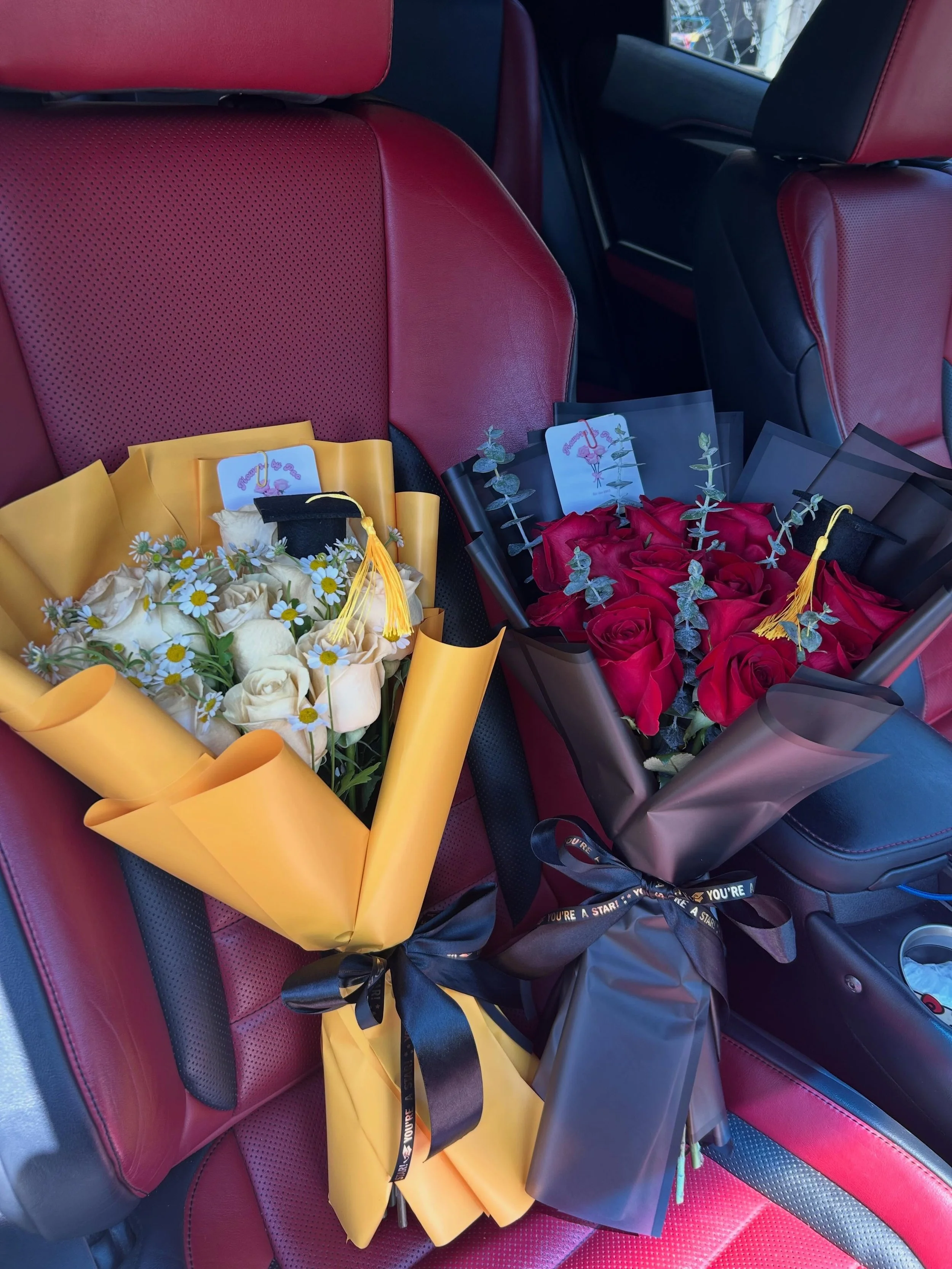 Grad season is coming to an end 🥹 congrats to all class of 2026 seniors!!!

#bouquet #gradbouquet #njflorist #rosebouquet #roses