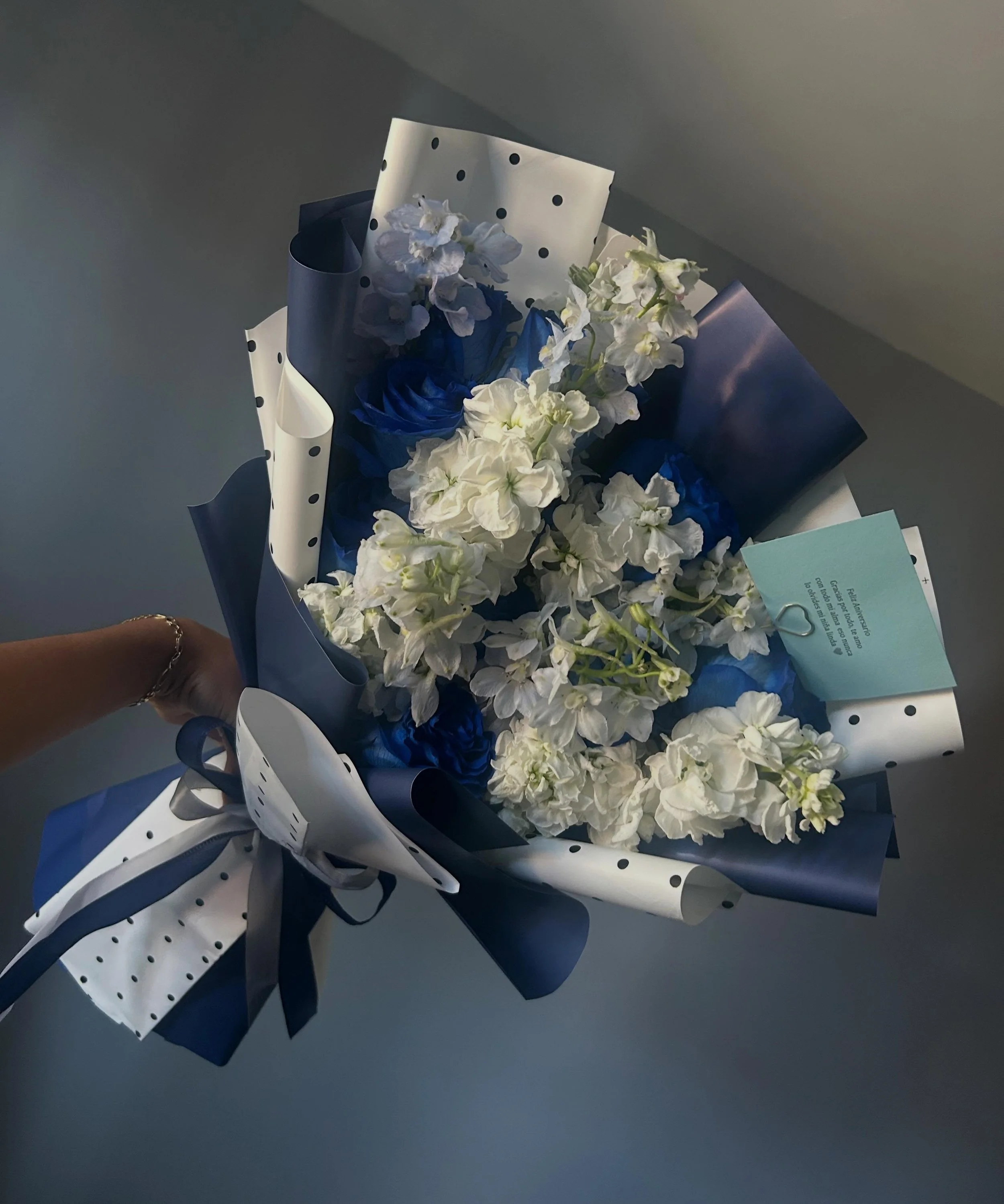 the dreamiest blue bouquet ✧˖&deg;.

#bluebouquet #mixedbouquet #whimsicalflowers #blueflowers #njflorist