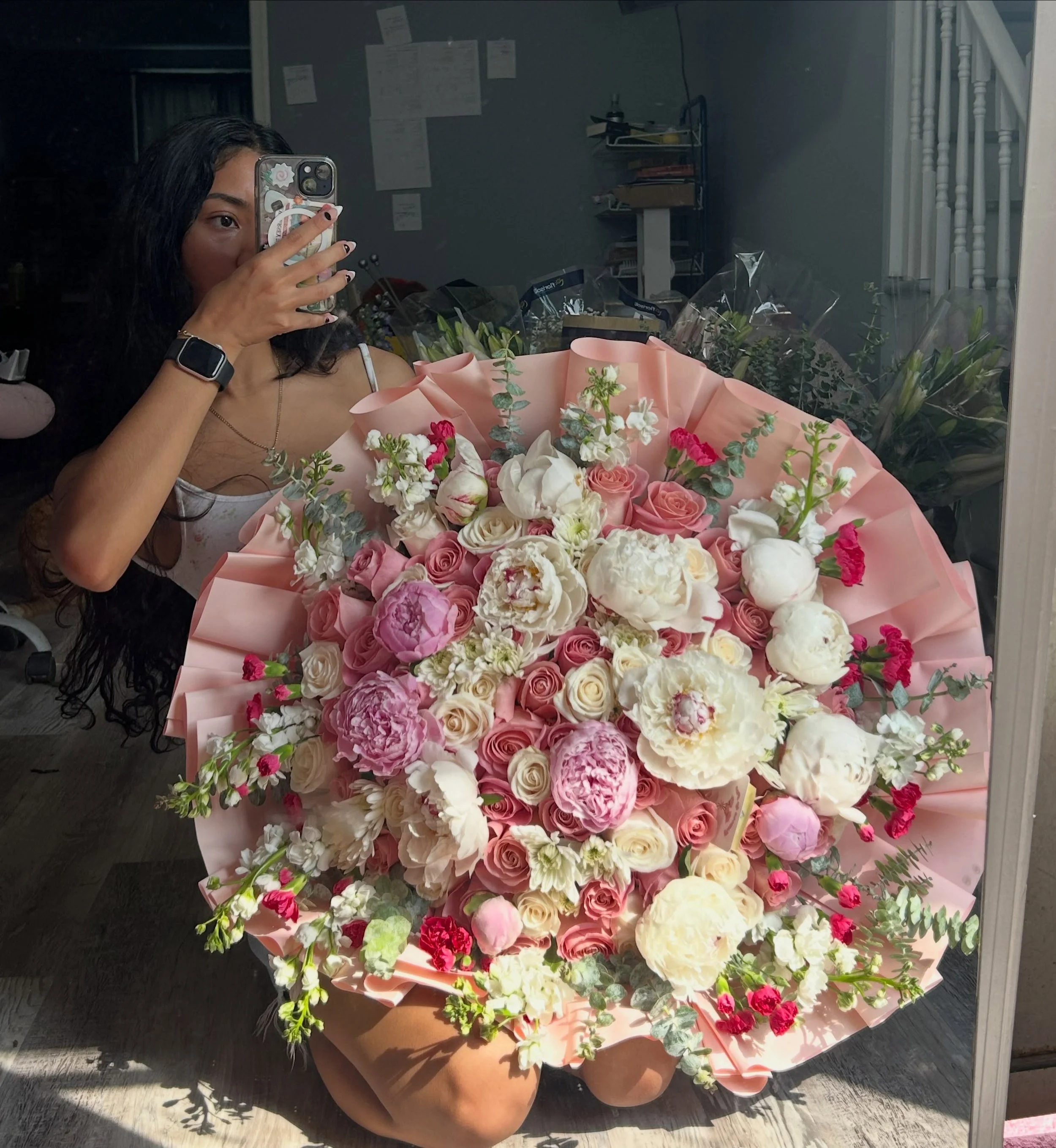 me &amp; my work 🌸🌷🌱🫧

Recipe: 75 roses, peonies, pompons, eucalyptus, mini carnations, stock, &amp; lots of loveee <3

#luxurybouquet #ramobuchon #mixedbouquet #njflorist #rosebouquet