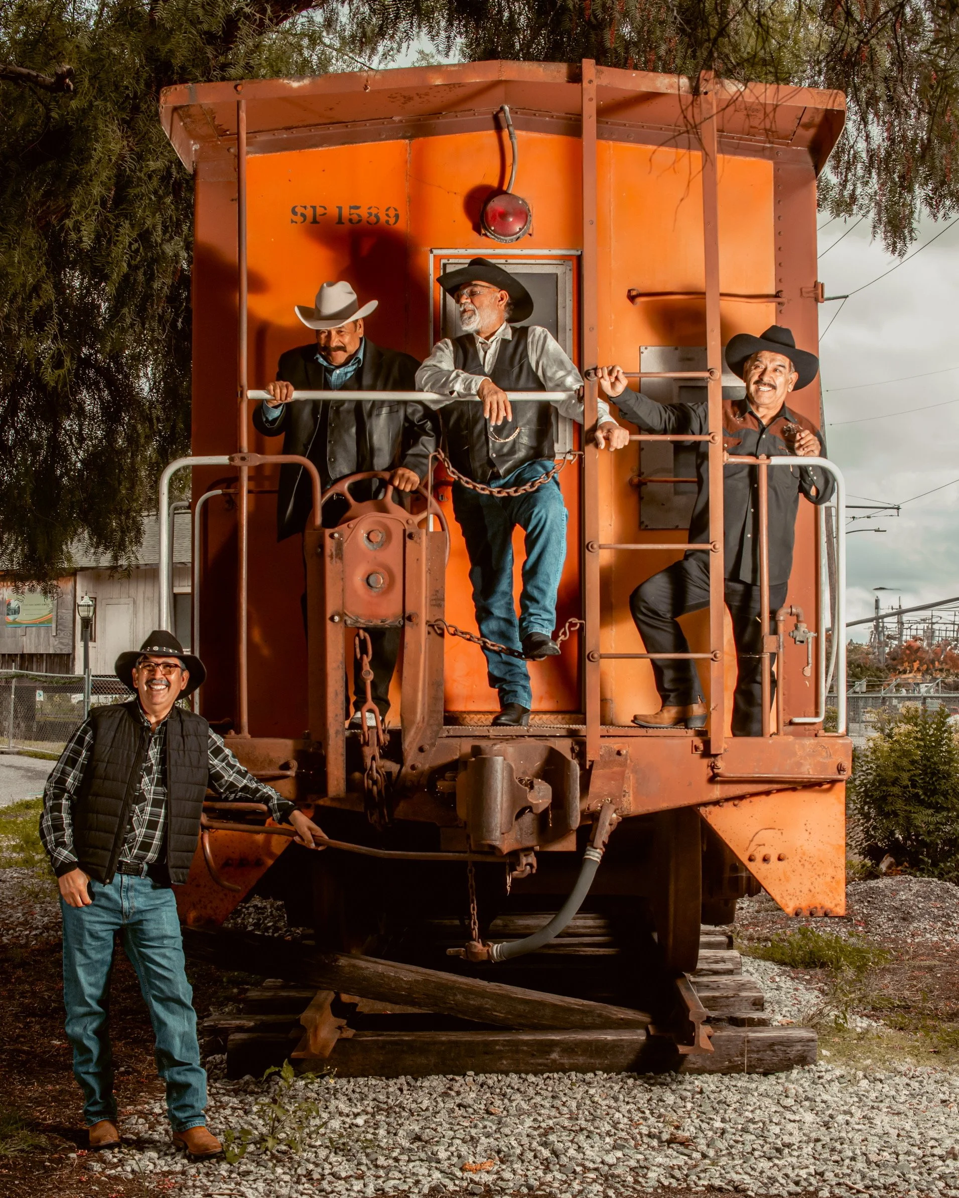 Con Fuerza y Dignidad