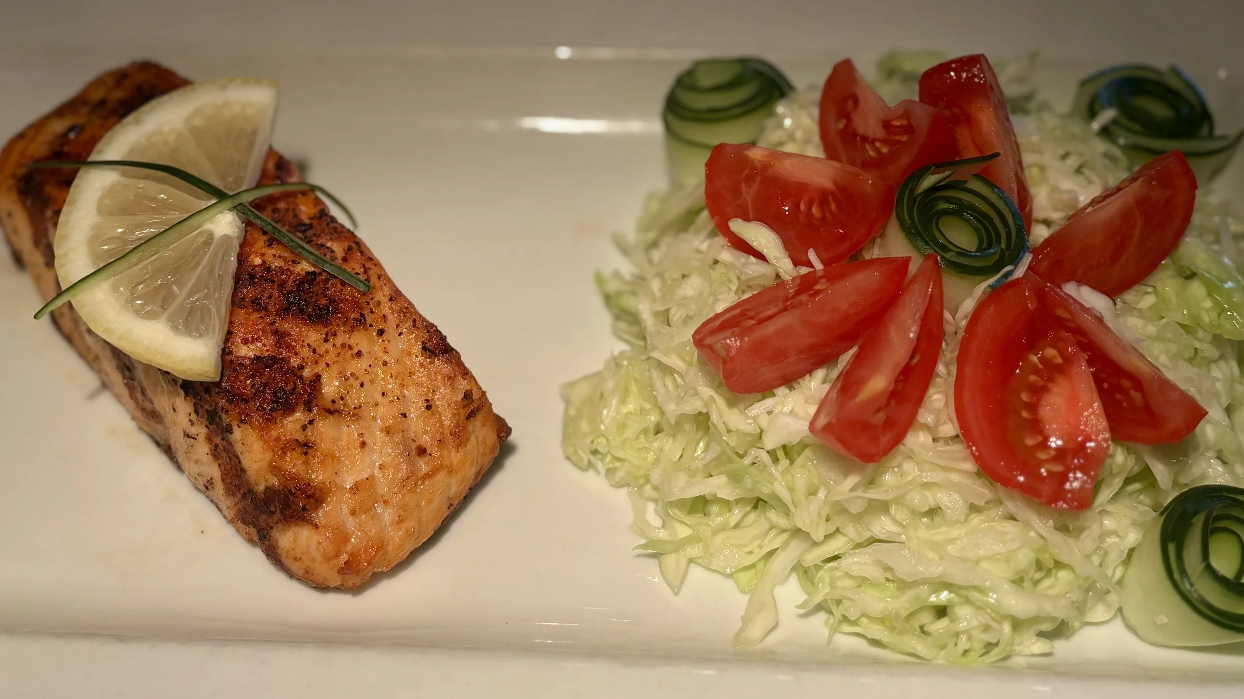Grilled salmon with salad