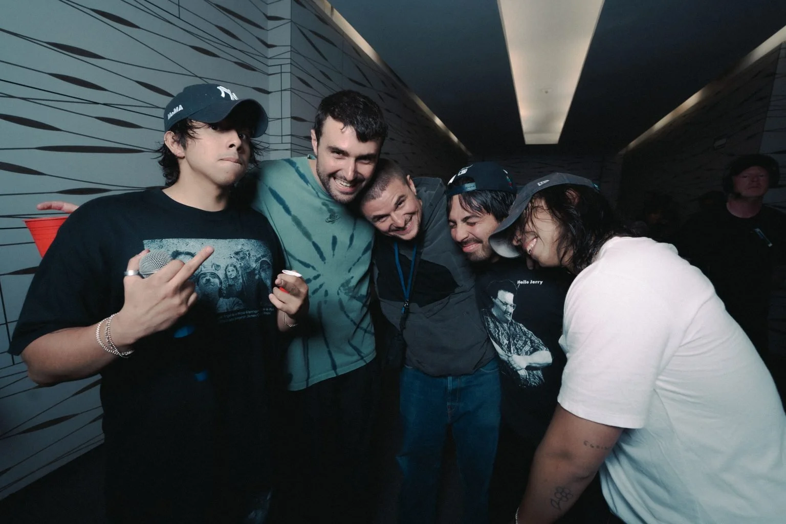 Fred Again y Latin Mafia lanzan “9 months and 50 hours”, su esperado mixtape de 14 canciones 