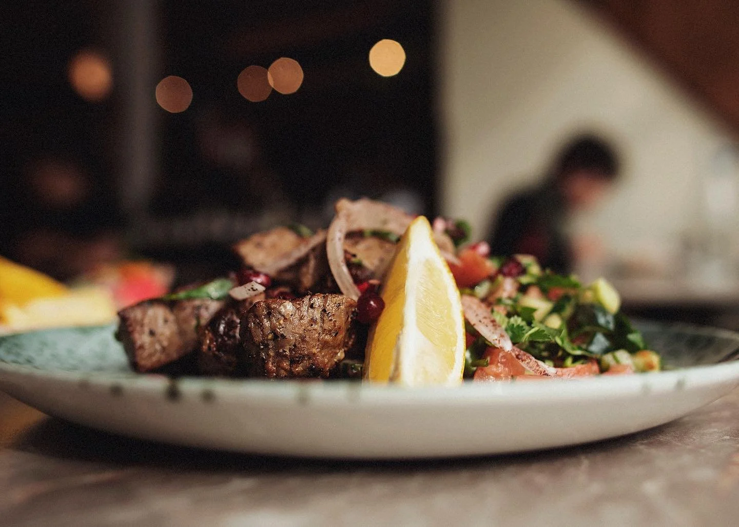 Juicy, tender, char-grilled, protein-packed, and perfectly-seasoned beef shish kabob (with your choice of side); it’s a good thing🕺
#limonbeaches #torontorestaurant #foodsinthe6ix 
#torontofoodies #torontofood #torontofoodblog #blogto #6ixeat