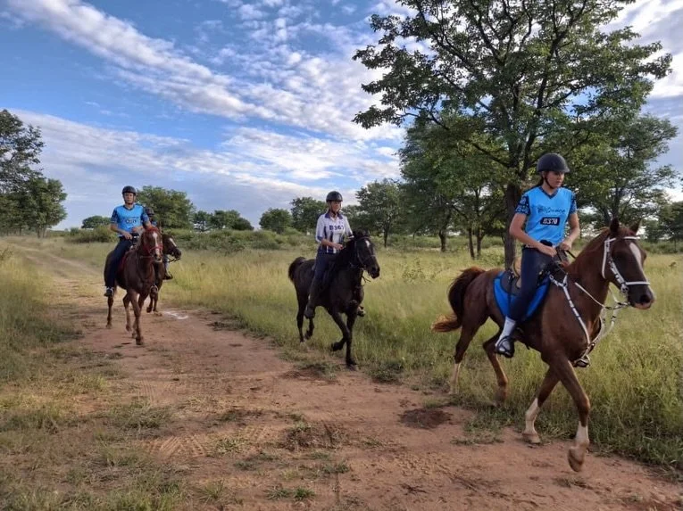 The first endurance for the year in Francistown was a huge success &ndash; all participants successfully completed and it was a lovely first time track 😁
A special thanks to all the participants, supporters and our judge, Oom Ludi and our Vet Dr. Ja