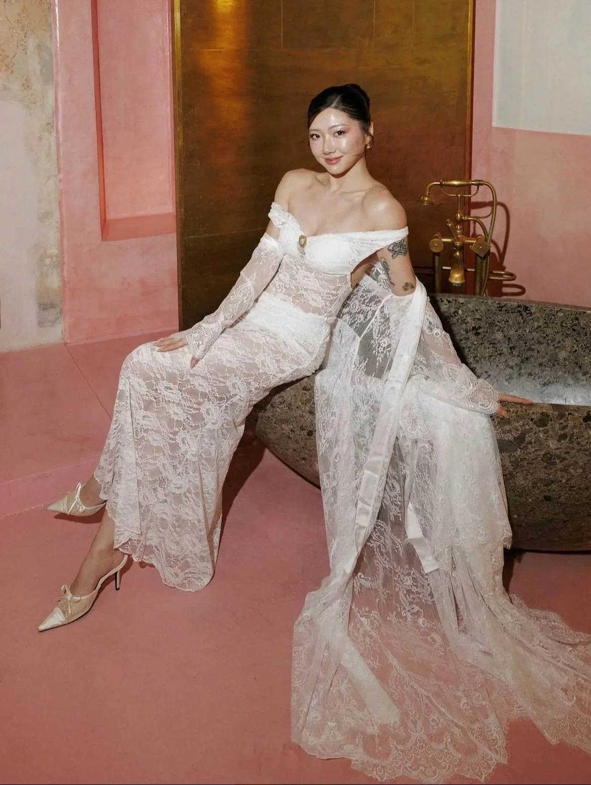 Fashion forward wedding in Tuscany with Hong Kong bride