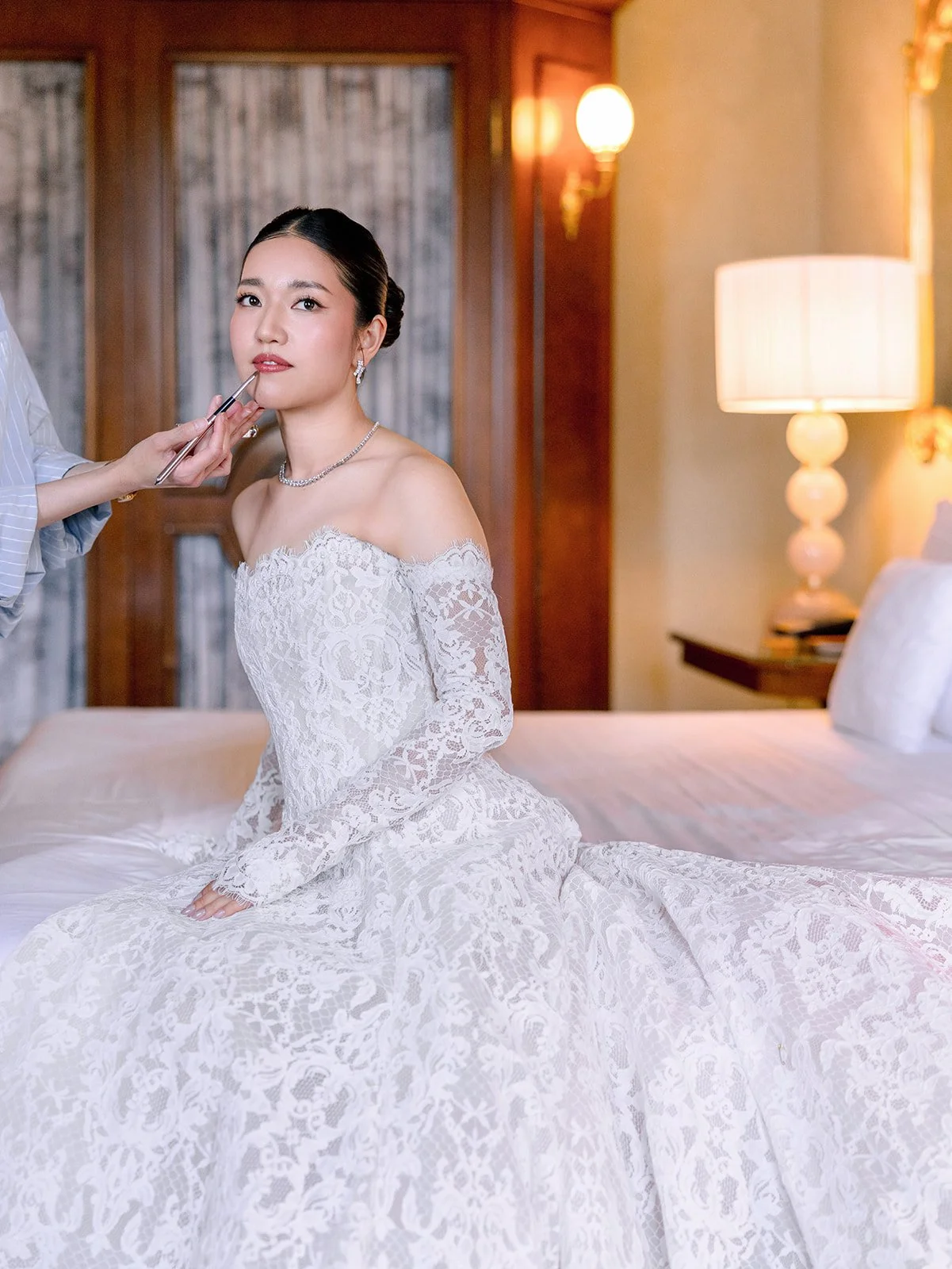 Luxury asian bride at Passalaqua, lake como
