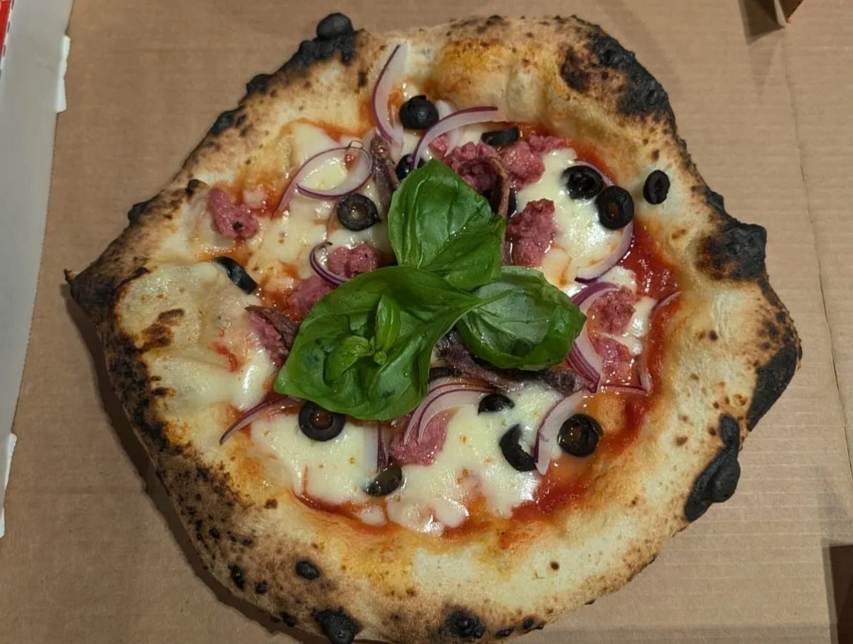 Nobody says no to excess cheese!🧀
Our two head pizza chefs gave it their all and spoiled us with Italian classics at the last team event!🍕♥️
In no time at all, the office was transformed into an Italian