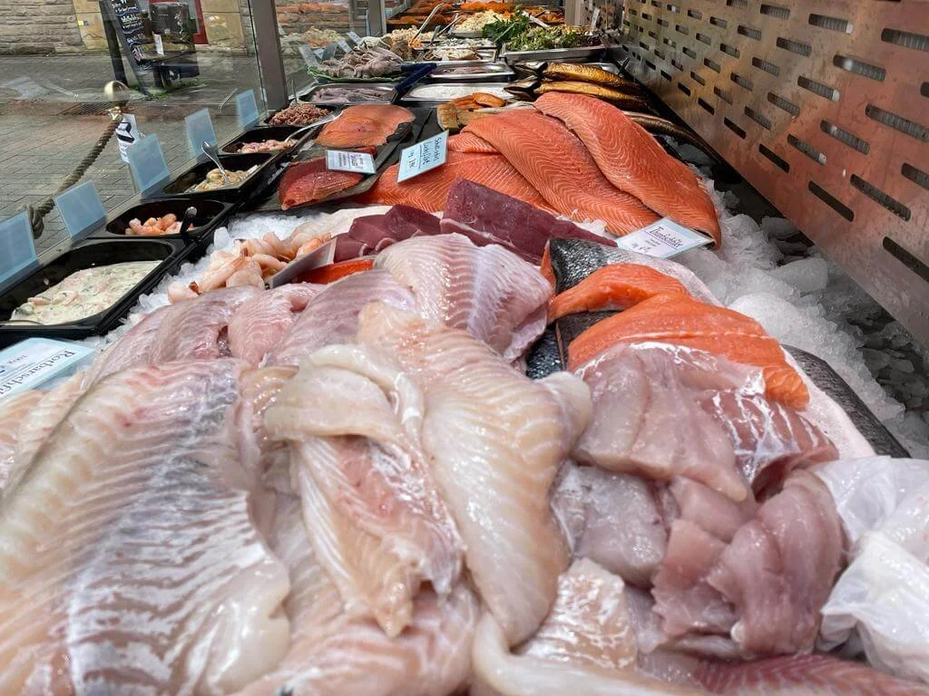 Frisch Fischtheke.jpg