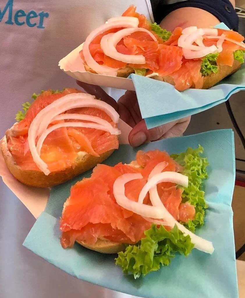 Räucherlachs-Brötchen.jpg