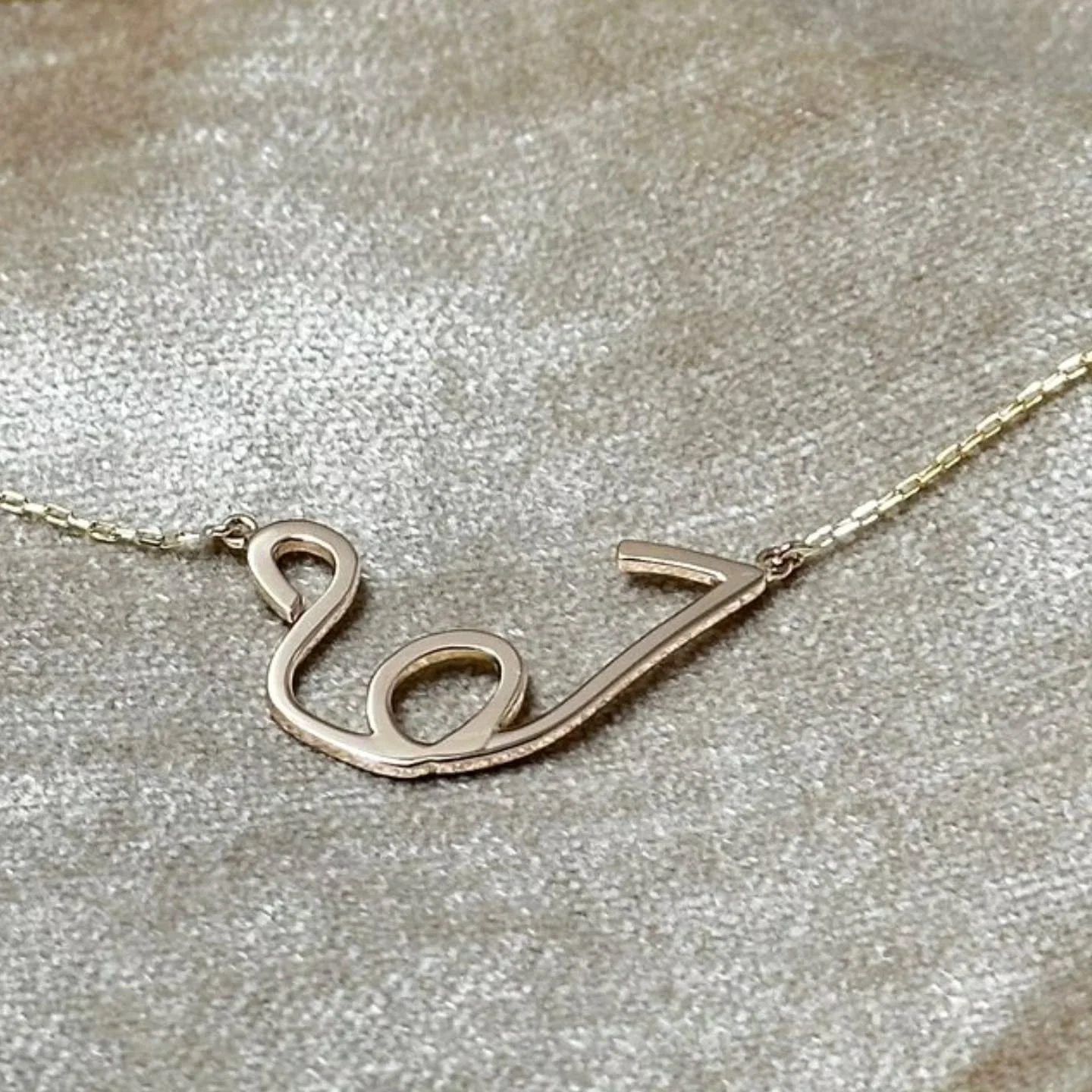 Hessah حصه

حوّل كلماتك إلى فن من خلال خدمات تصميم الخطوط العربية الهندسية. دع تصميمك تتألق بخط مذهل وفريد ​​من نوعه يجسد جوهر شخصيتك

Get in touch via instagram @hmstudiome or check our website www.hmstudiome.com or our whatsapp.
لطلب تصميم خاص داير