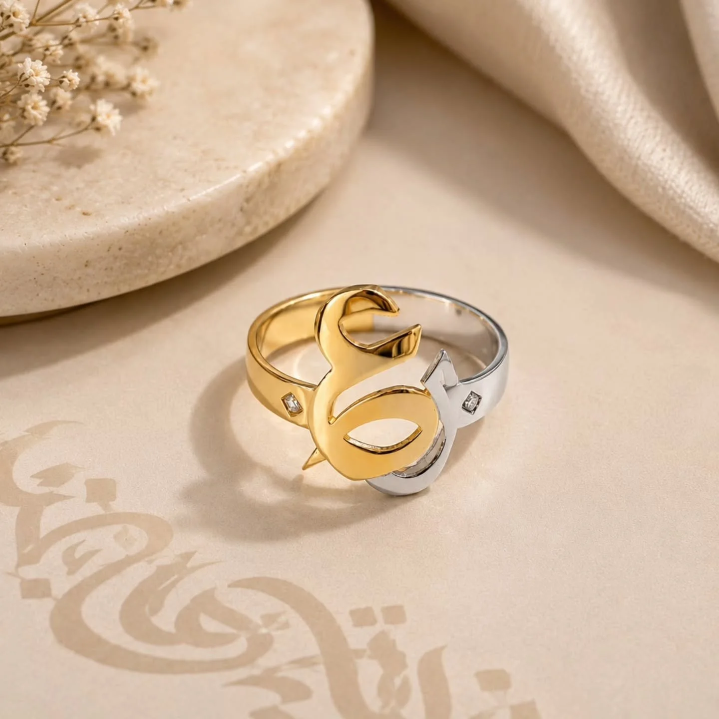 خاتم ذهب عيار ١٨ خليط من الذهب الابيض والاصفر لحرفين " ر . ع "

حوّل كلماتك إلى فن من خلال خدمات تصميم الخطوط العربية الهندسية وتحويلها لقطعة فريدة من نوعها من الذهب أو الفضة.. دع تصميمك تتألق بخط مذهل وفريد ​​من نوعه يجسد جوهر شخصيتك.

Get