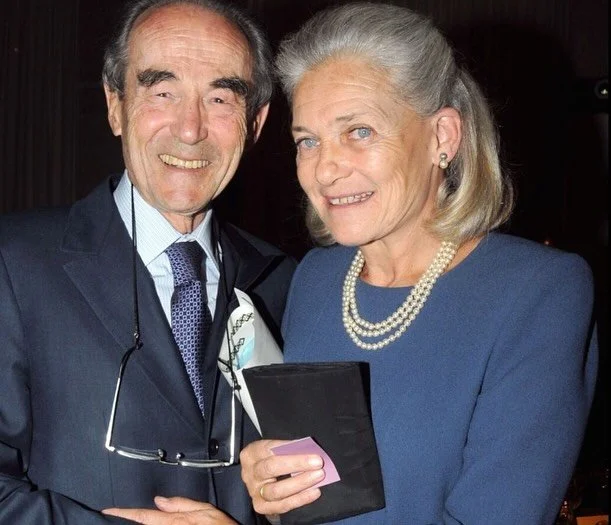 Ce 9 octobre 2025, jour anniversaire de l&rsquo;abolition de la peine de mort, Robert Badinter est entr&eacute; au Panth&eacute;on.
Un moment d&rsquo;histoire, un moment d&rsquo;&eacute;motion.

Fils d&rsquo;un p&egrave;re d&eacute;port&eacute; &agra