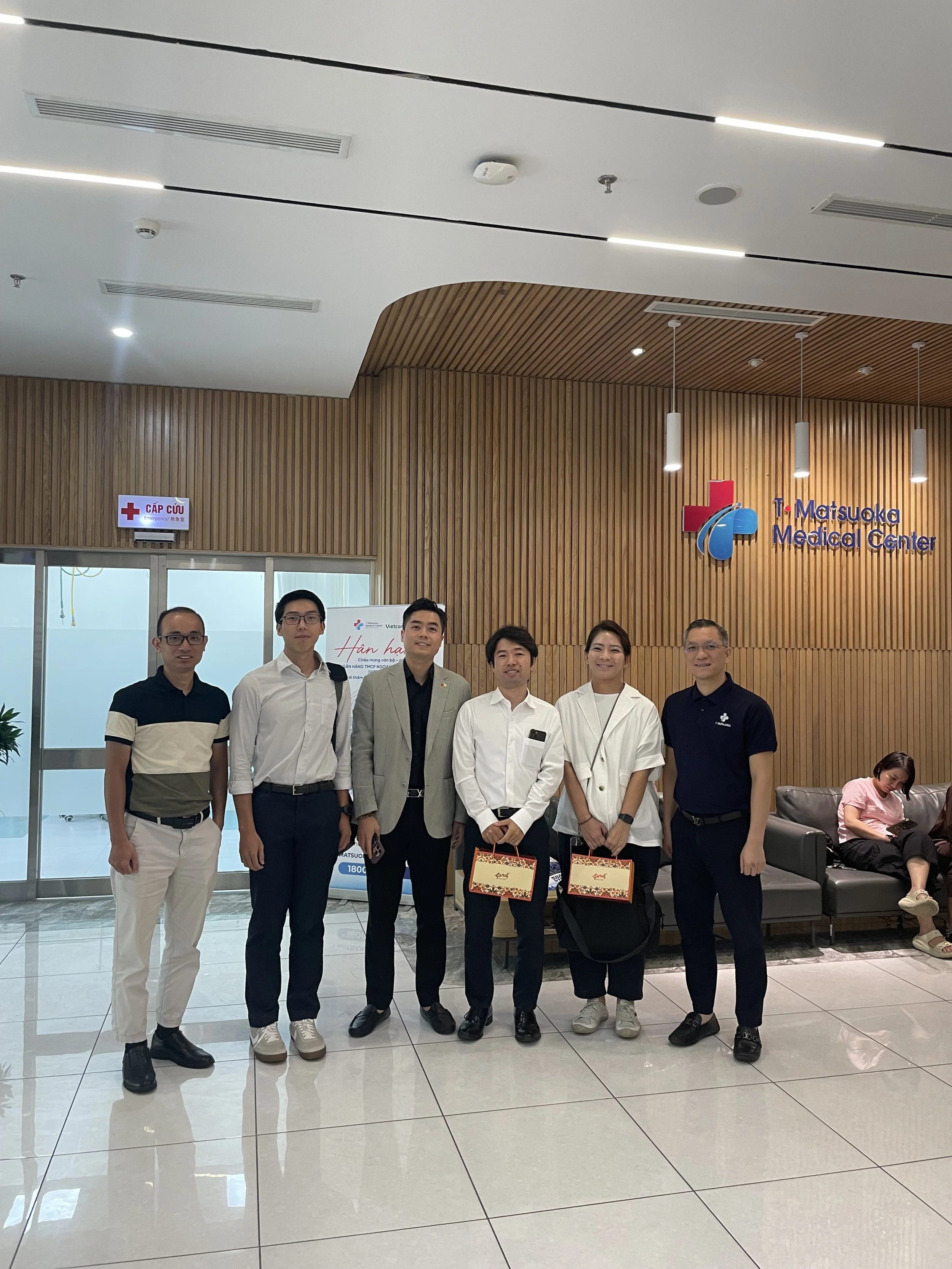 Visit to T-Matsuoka clinic in Hanoi