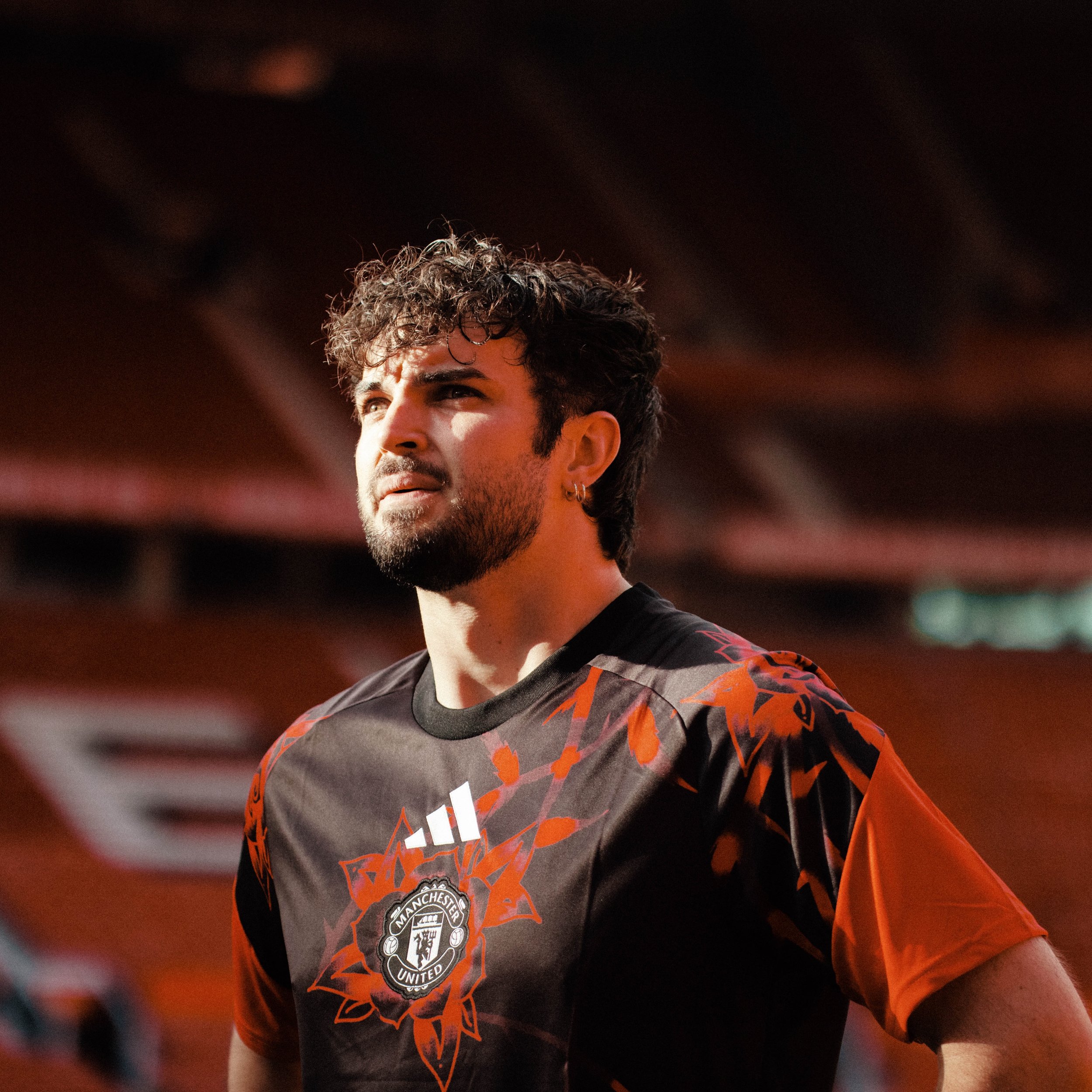 ✨OFFICIALLY ACHIEVED MY CHILDHOOD DREAM✨ 

HUUUGE thanks to @manutd and @adidasuk for inviting me to play at Old Trafford. As a lifelong United fan it was genuinely one of the most special days of my life - none of it would have been possible without