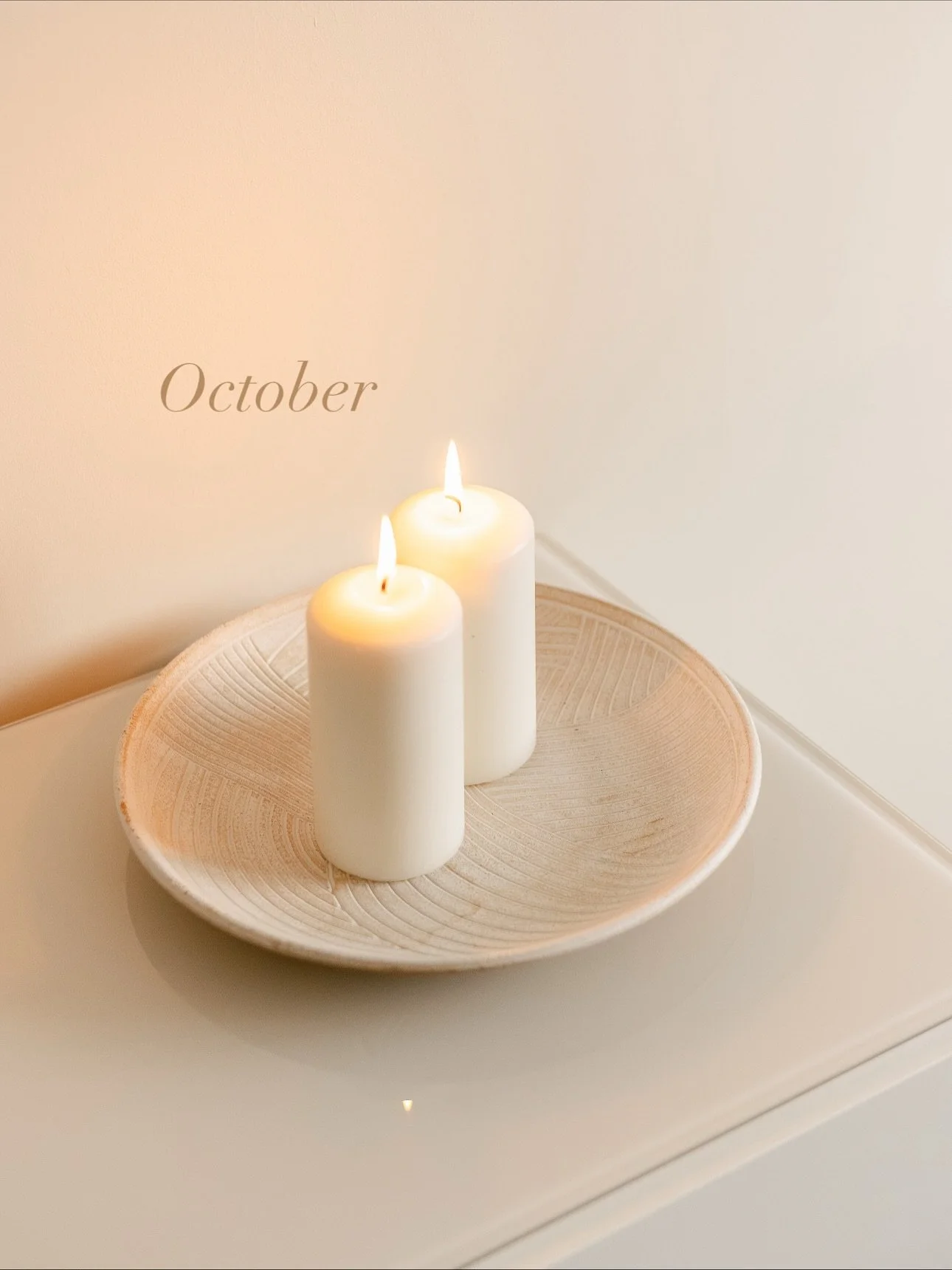 October 🍂🍁🤎
I actually love autumn-the colours, cosy jumpers, nights &amp; fires and who doesn&rsquo;t love a pumpkin! 

1. Autumnal wedding 🤎
2. Just because they deserve a spot on the grid 🤩
3. Bright mornings in clinic 
4. A warm welcome 🍂
5