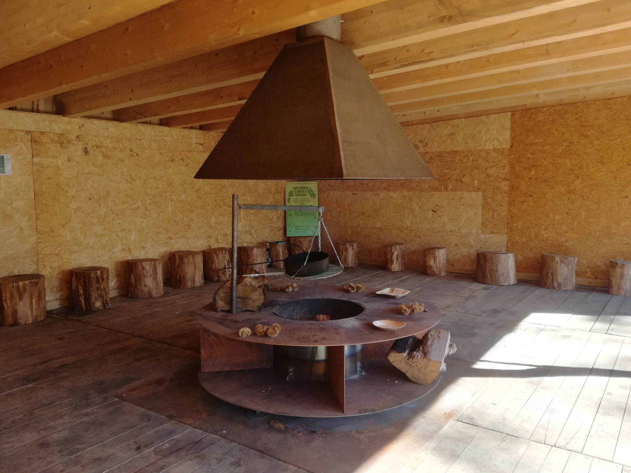 Aula nel bosco_Capriasca.jpg