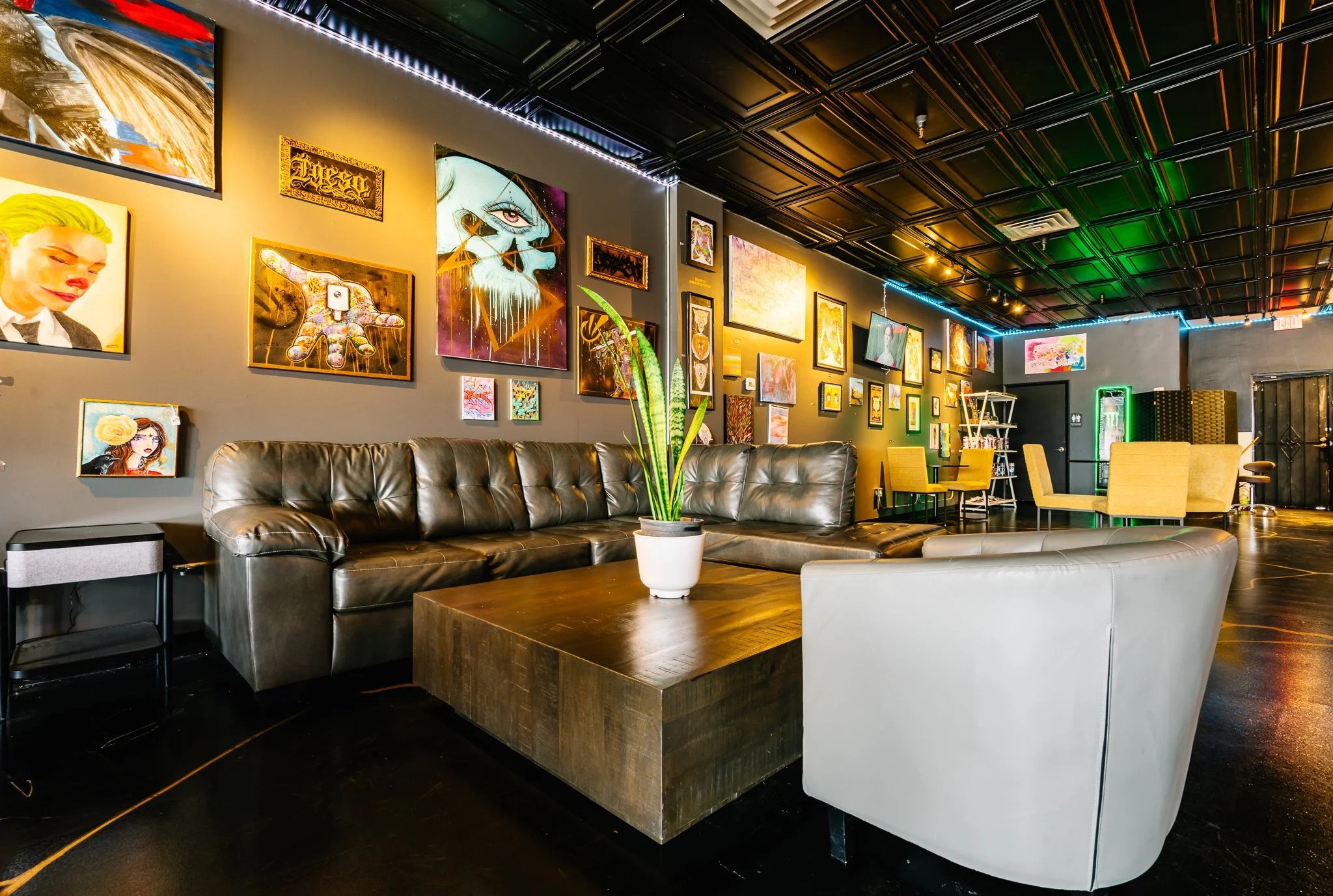 OneLoveCoffee_interior-4.jpg