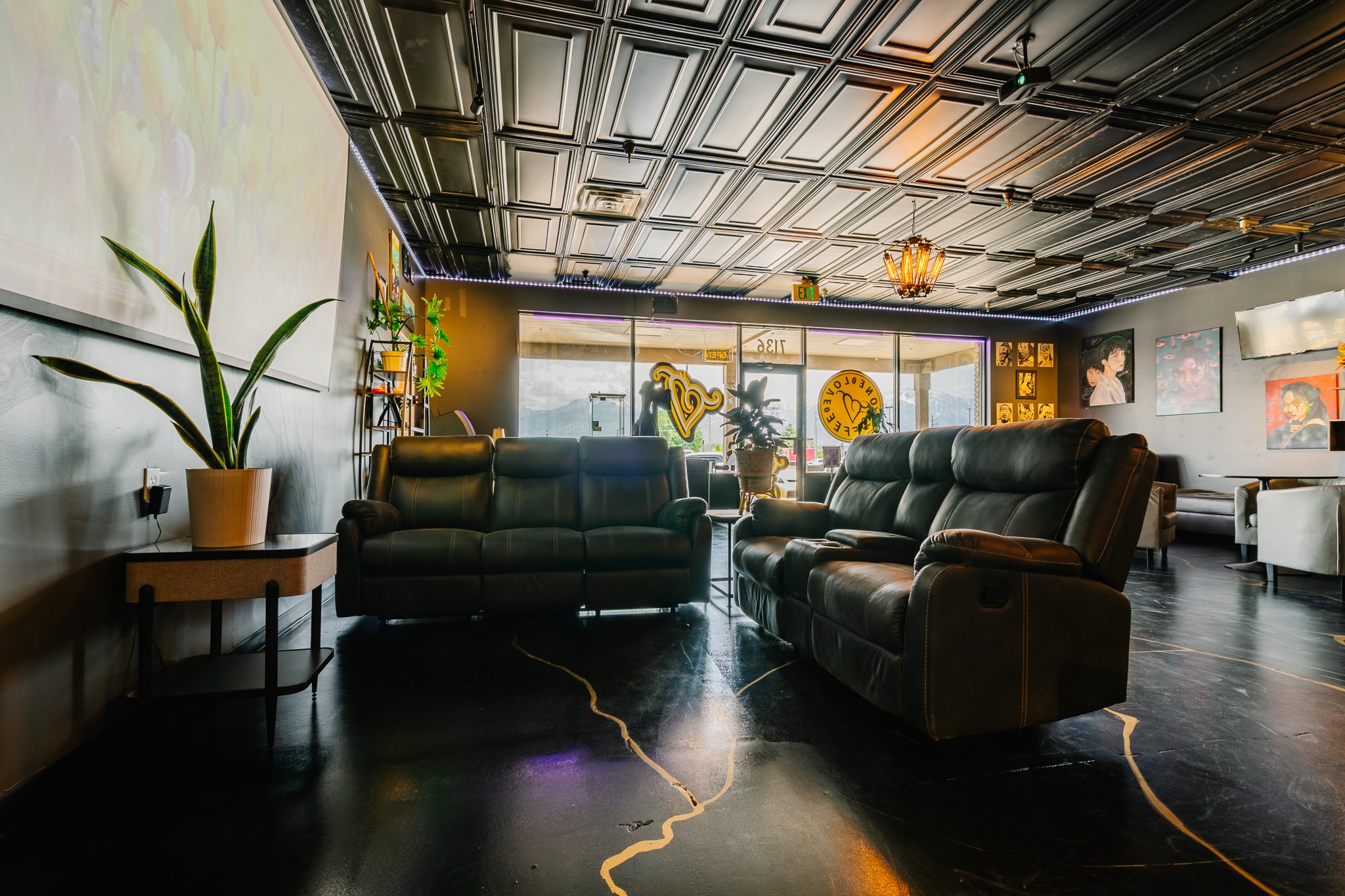 OneLoveCoffee_interior-5.jpg