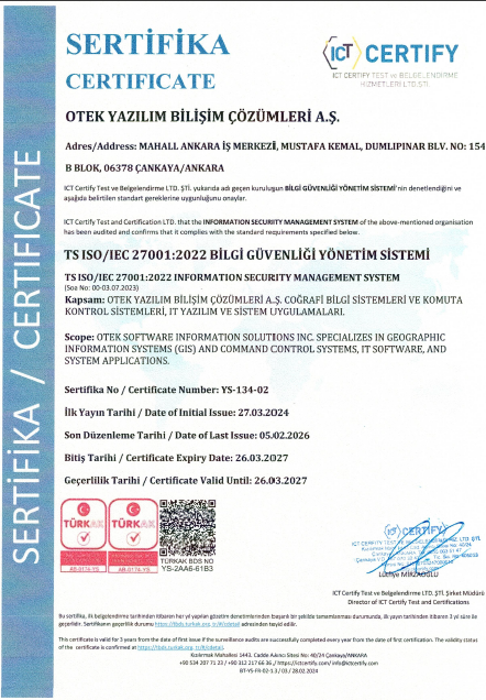 Bu belge, bir sertifikayı gösteriyor. Sertifika, BİLGİ GÜVENLİĞİ YÖNETİM SİSTEMİ (Information Security Management System) hakkında bilgi içeriyor ve TS ISO/IEC 27001:2022 standardına uygun olduğunu belirtiyor. Sertifika numarası YS-134-02, ilk yayın tarihi 27.03.2024 ve son geçerlilik tarihi 26.03.2027. Ayrıca, belge üzerinde iki kırmızı onay işareti ve şirket bilgileri bulunuyor.