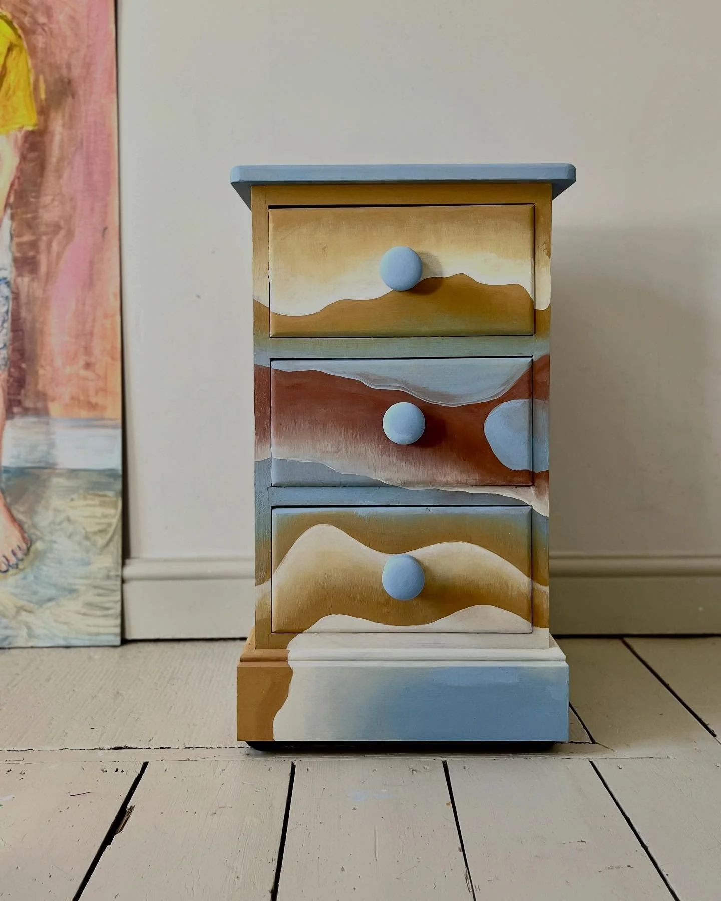 SOLD!
This pre-loved single solid pine bedside cabinet that I have hand-painted in calm blue and brown tones was purchased by a lady who got it for her granddaughters bedroom. I hope she likes it 💙🤎🤍 
What a start of October so far! Thank you!