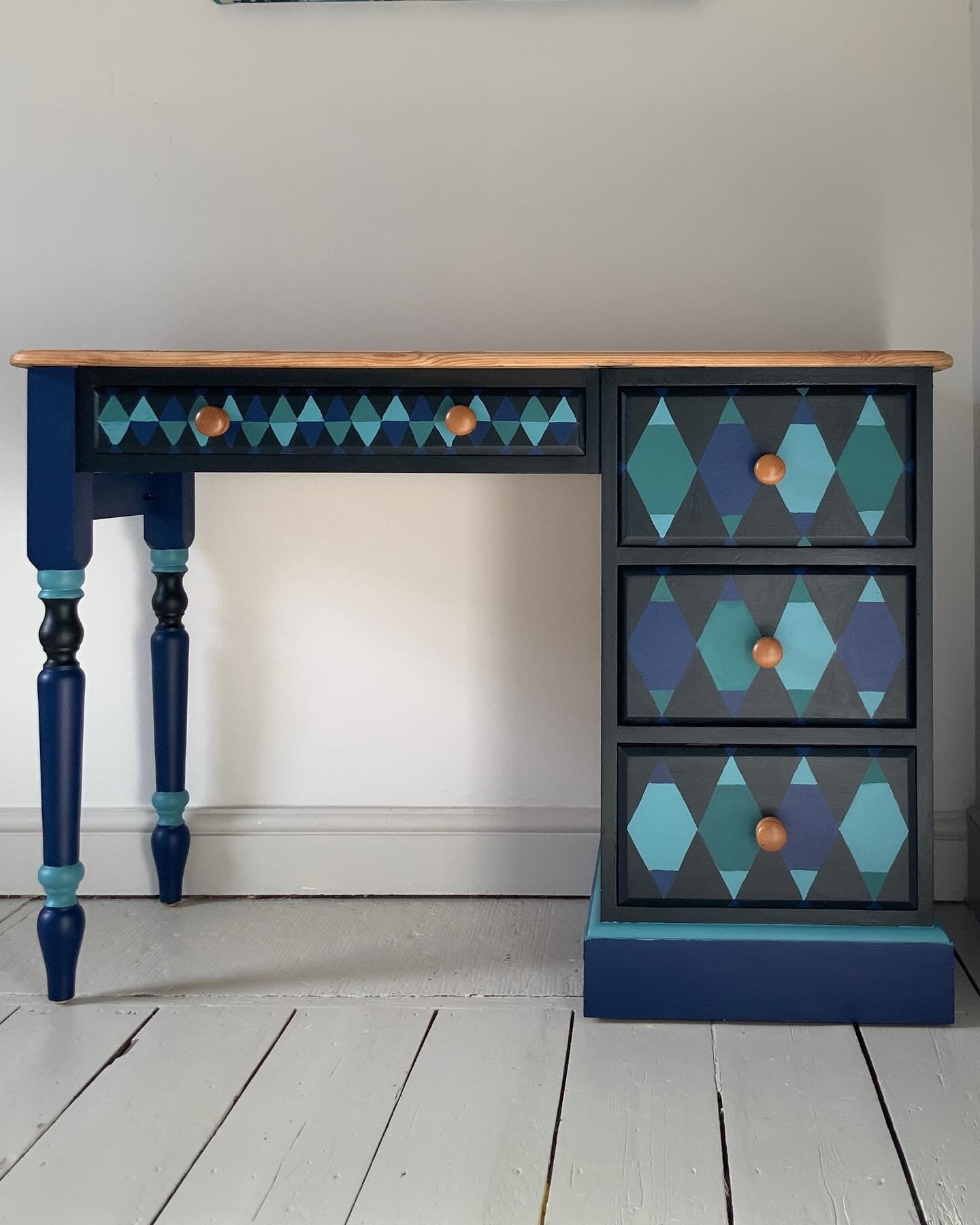 This pre-loved solid pine desk has now SOLD!
If you&rsquo;d like to commission a similar piece or collaborate on your own unique idea, I&rsquo;d love to talk about what we could create together! 
hand-painted furniture | bespoke design | Castle Cary 
