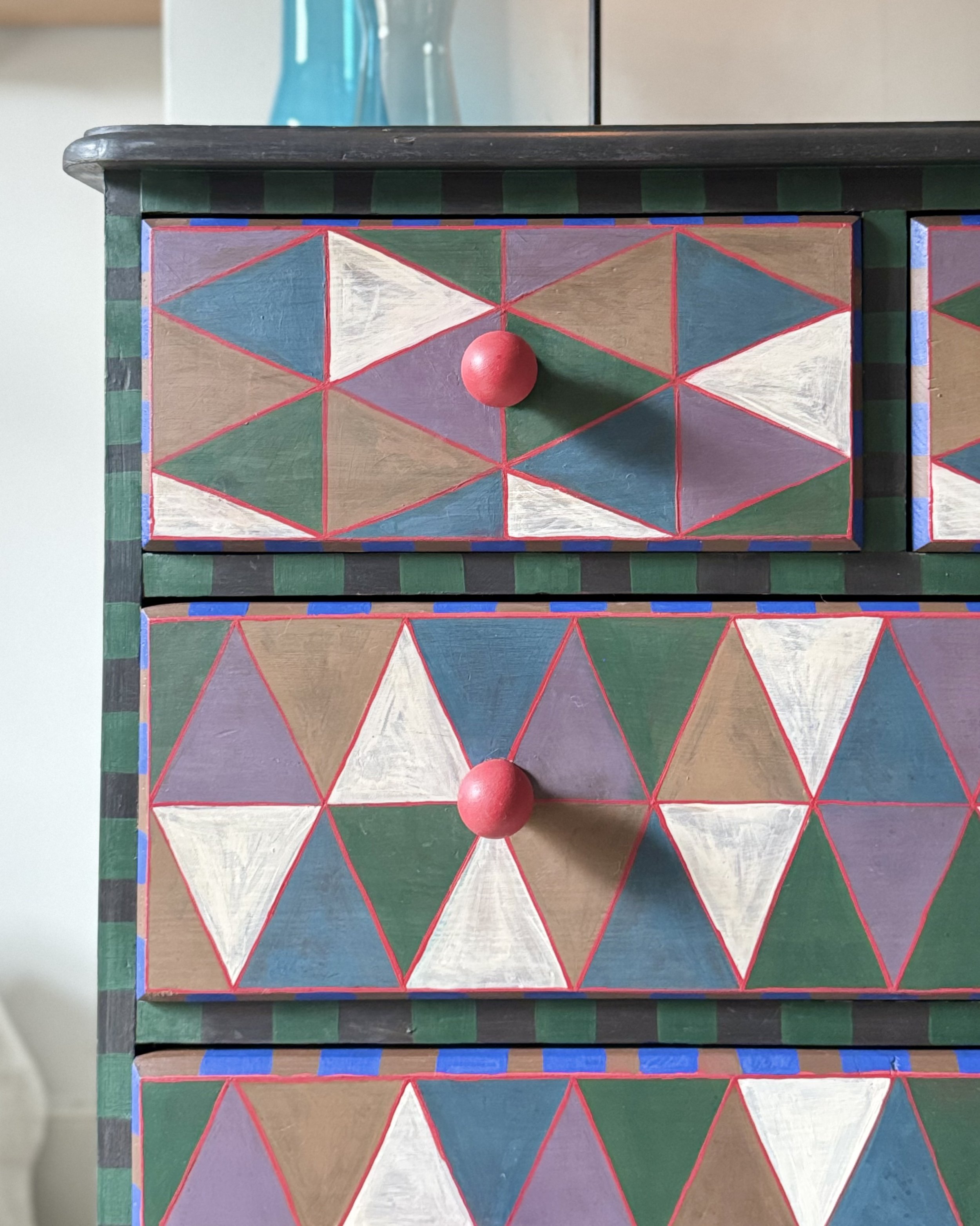 CHEST OF DRAWERS 251111