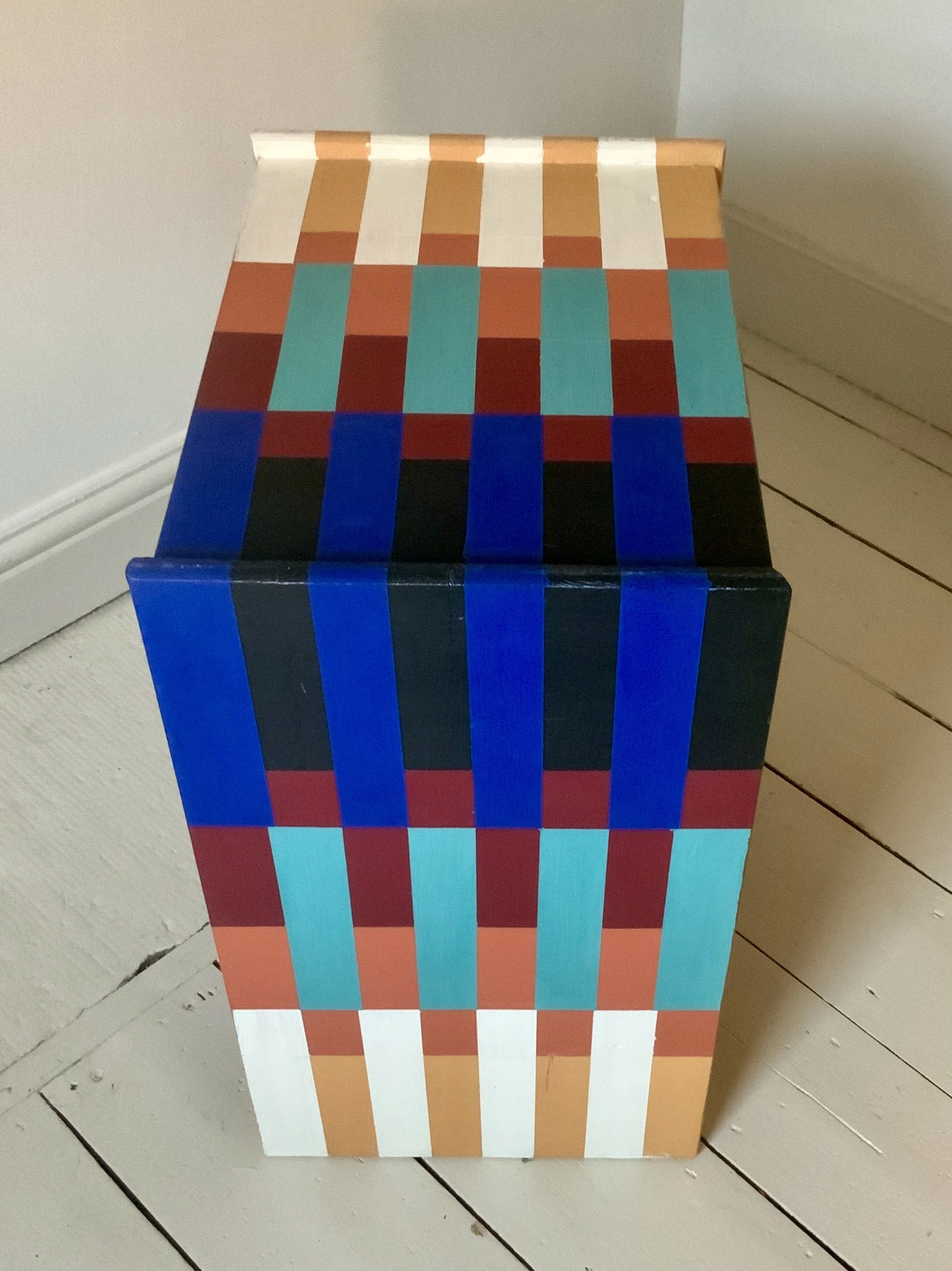 SMALL SIDE TABLE 250209