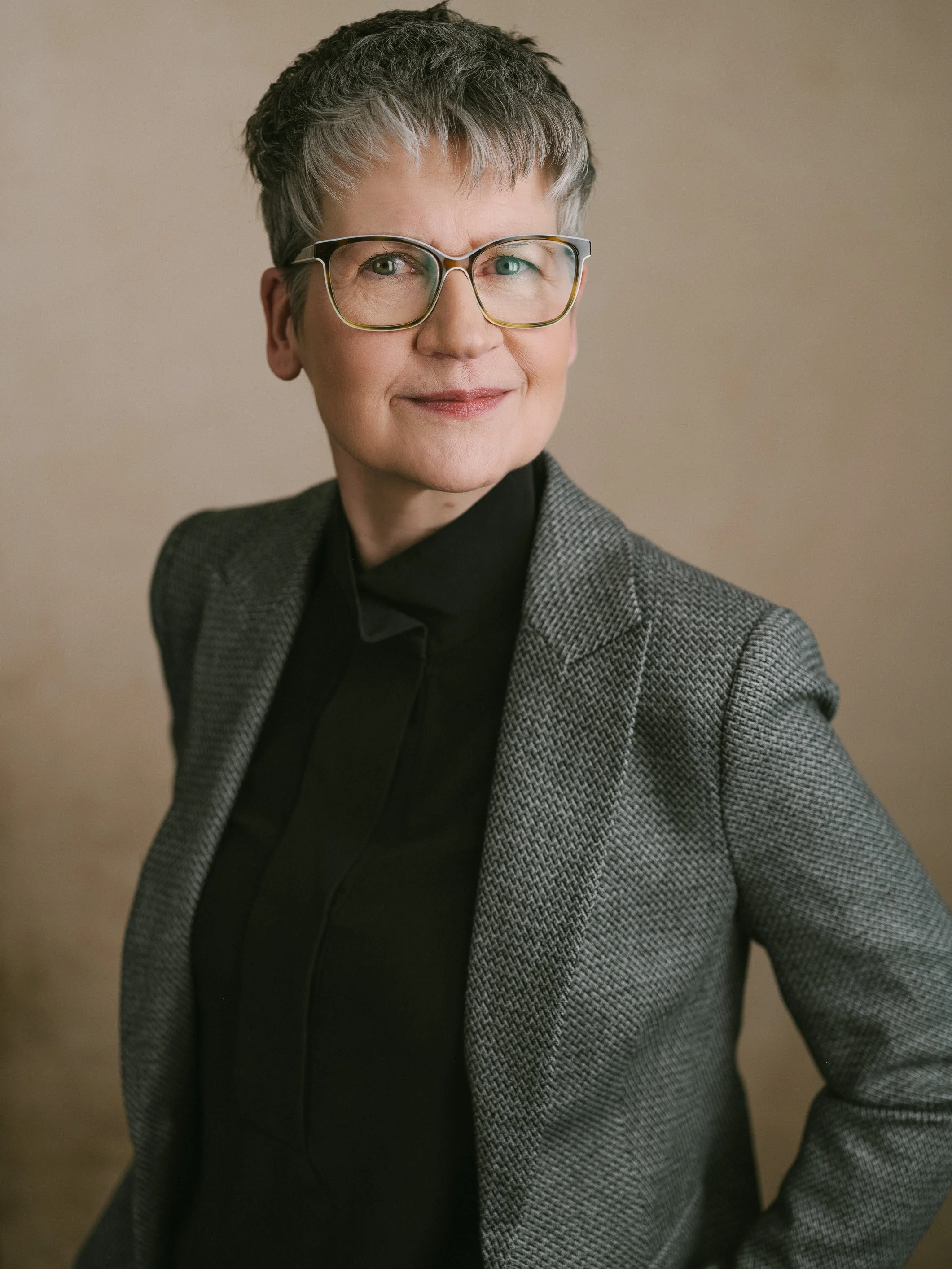 Cora Helberg, Interim Managerin für marktnahe Übergangssituationen in B2B-Industrieunternehmen.