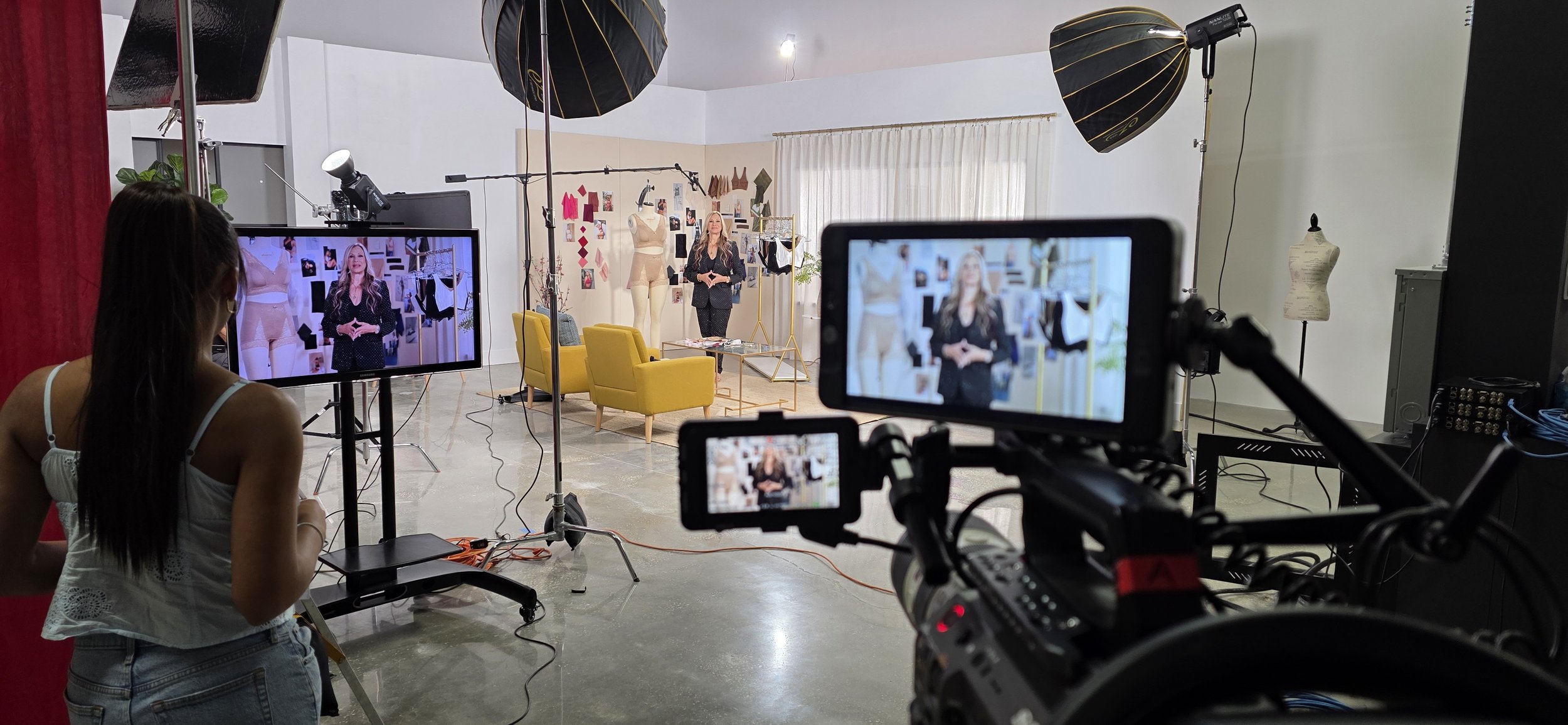 Live streaming shopping presentation studio in Tampa