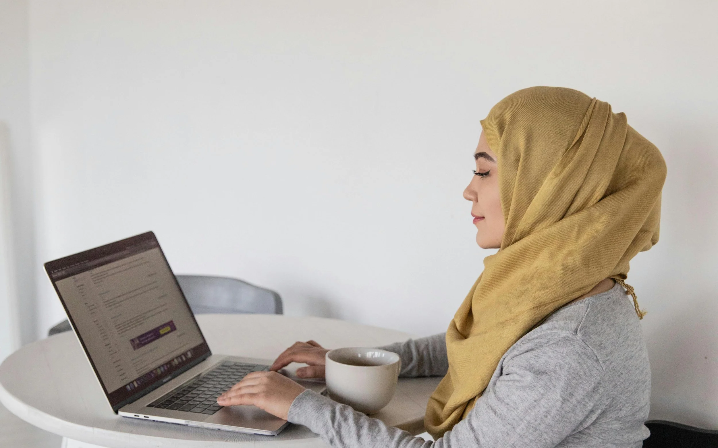 Le voile dans la République française : laïcité, liberté et vivre-ensemble