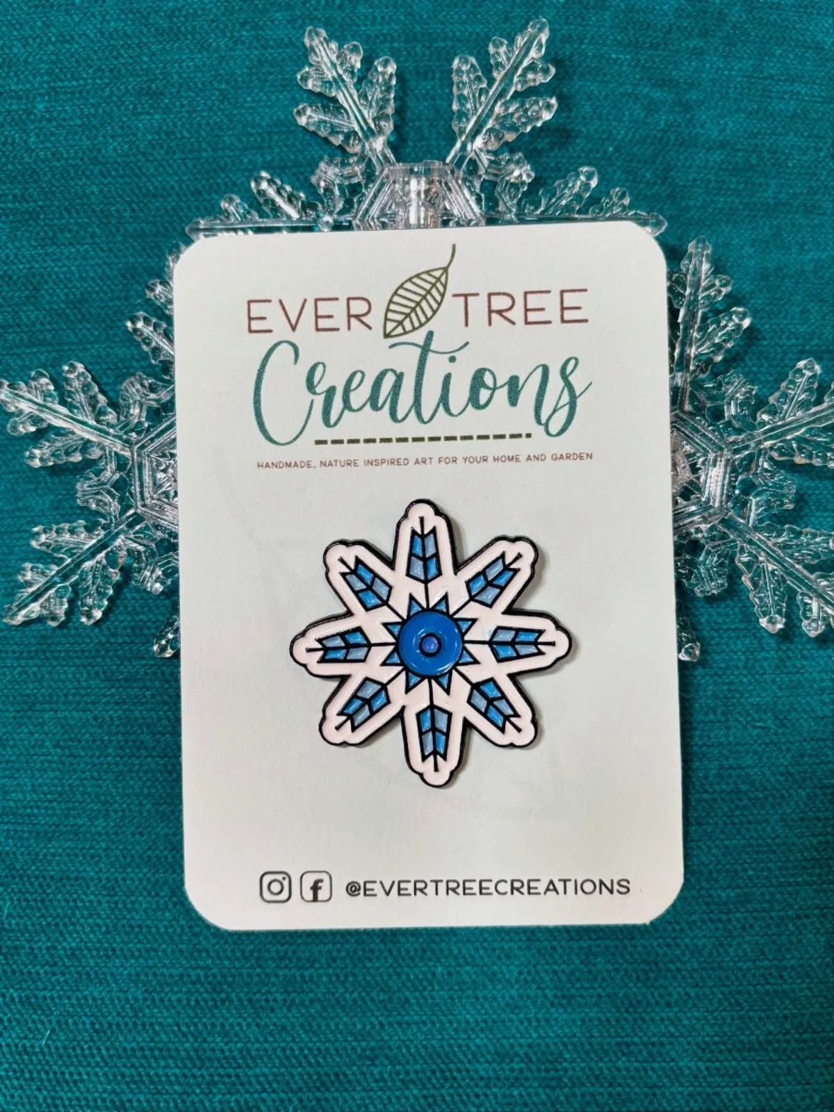 New design available now!  Just in time for the snow we might get😂 Maybe if everyone buys a pin it will inspire a few flakes to fall.  This pin will sparkle and shine on your winter coat, scarf, beanie or anywhere you need a dash of winter wonder❄️
