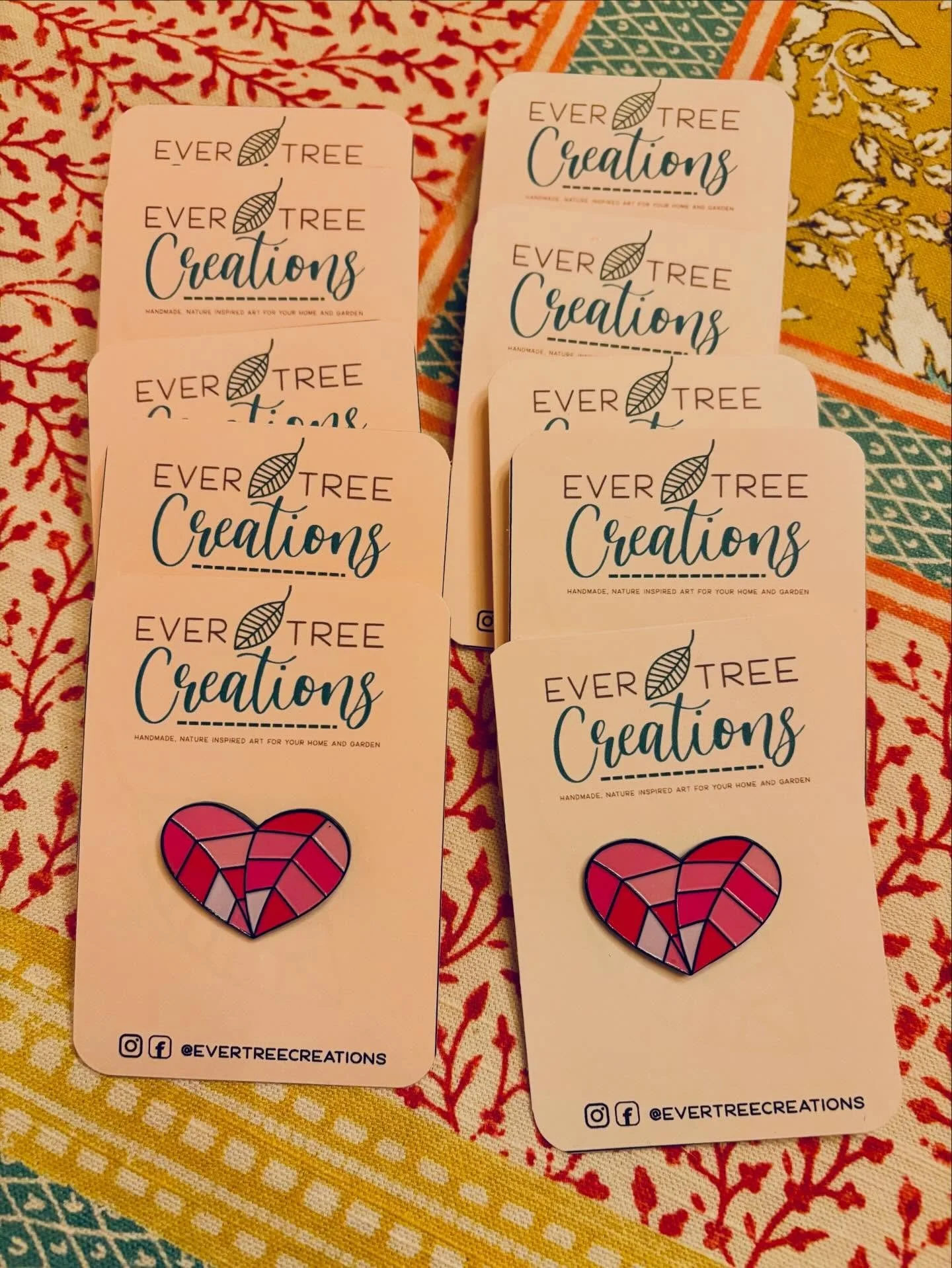 Swipe for all the Valentine&rsquo;s Day designs you can find @katty_korner_pbo 
It&rsquo;s never too late to show someone you LOVE them💕